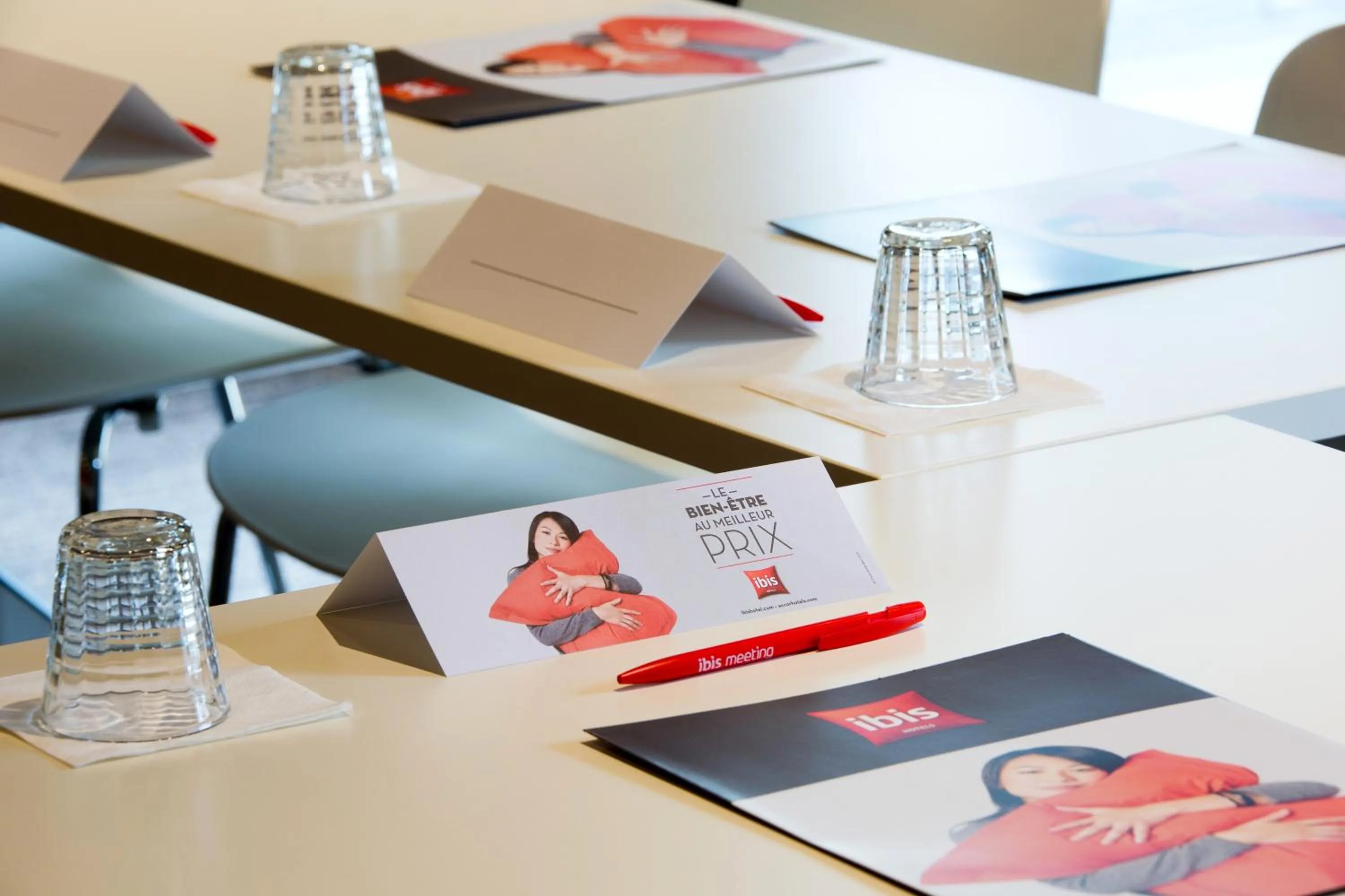Living room in ibis Montceau les Mines