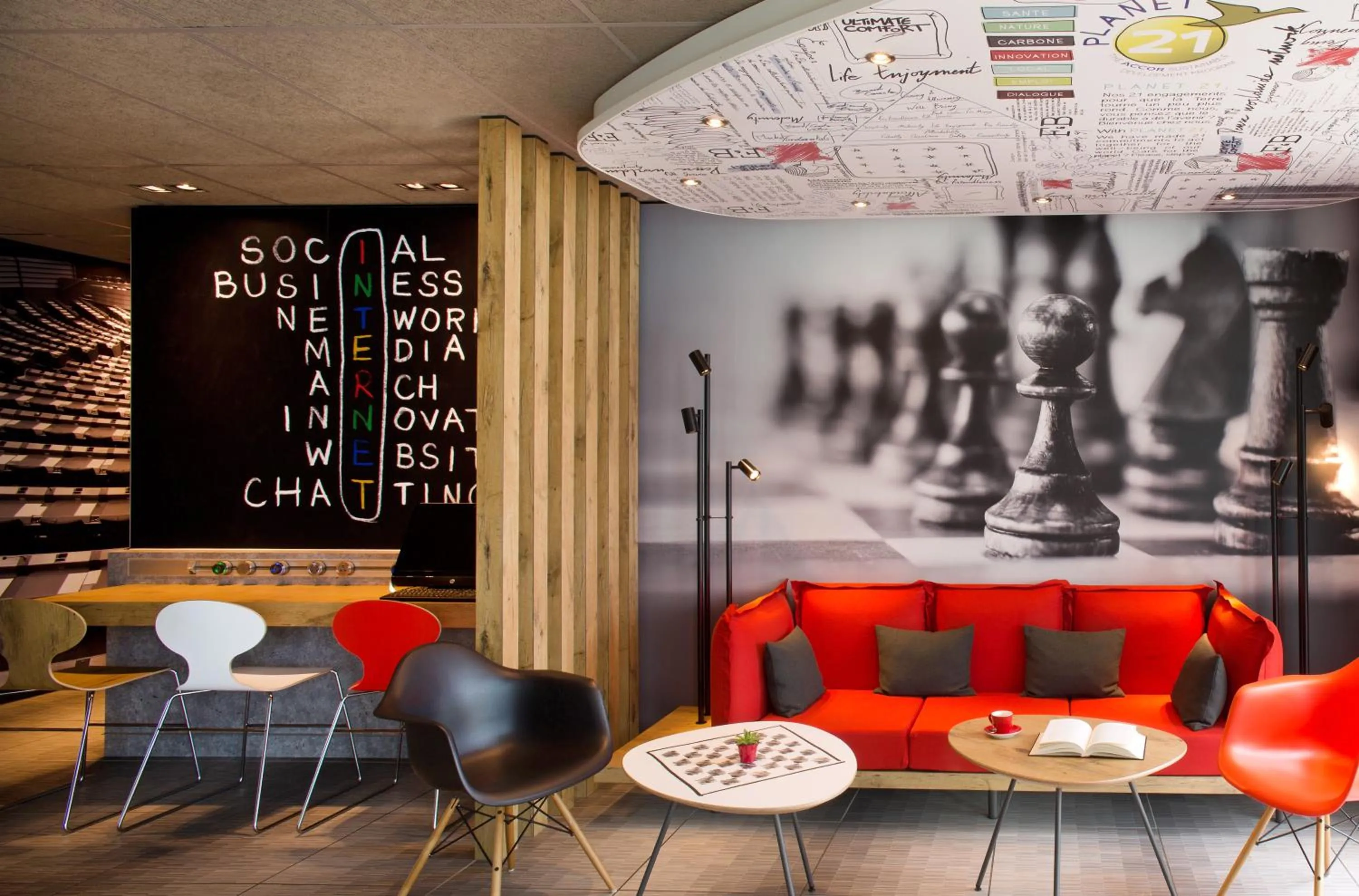 Living room in ibis Montceau les Mines