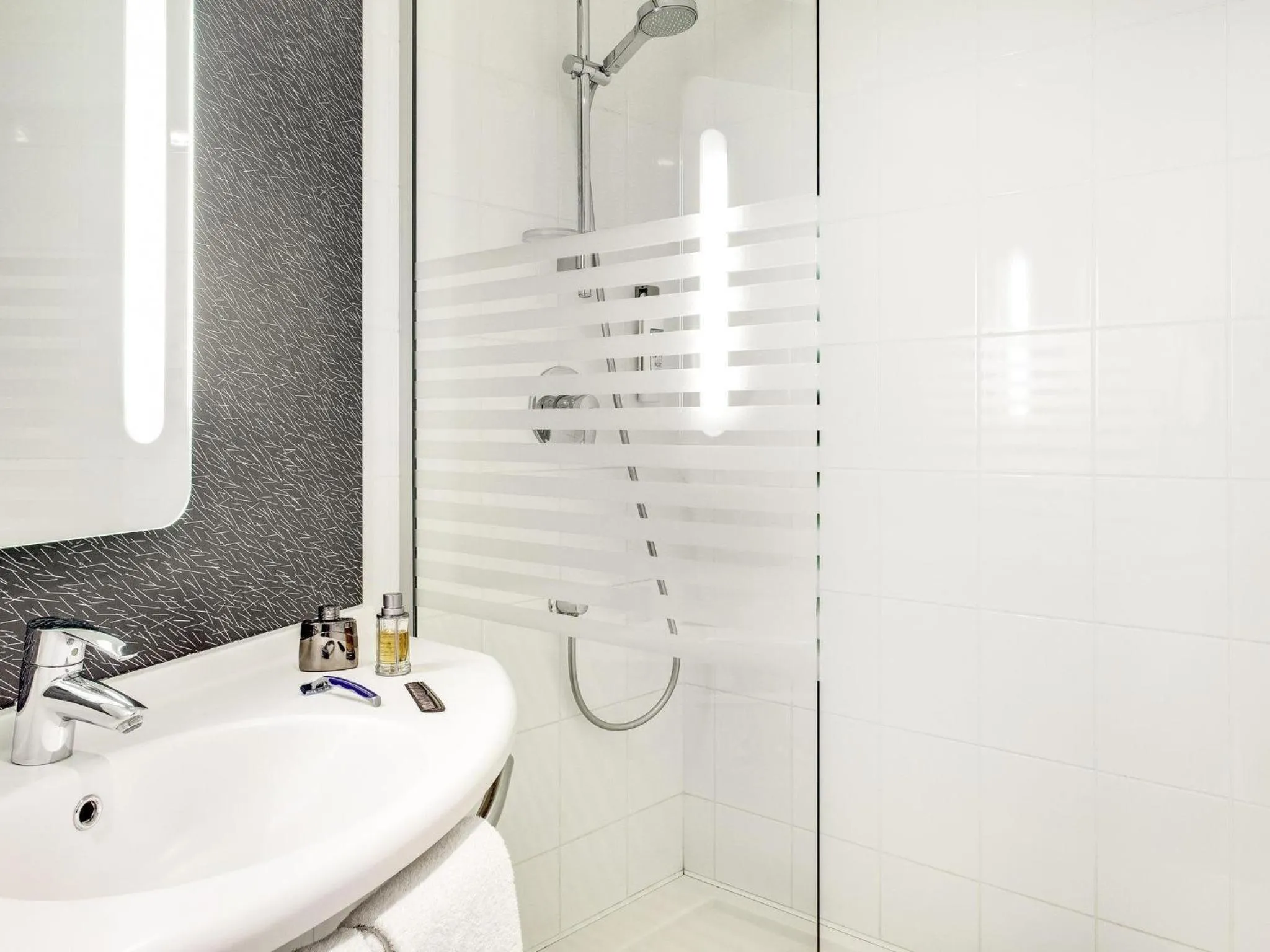 Bedroom in ibis Montceau les Mines