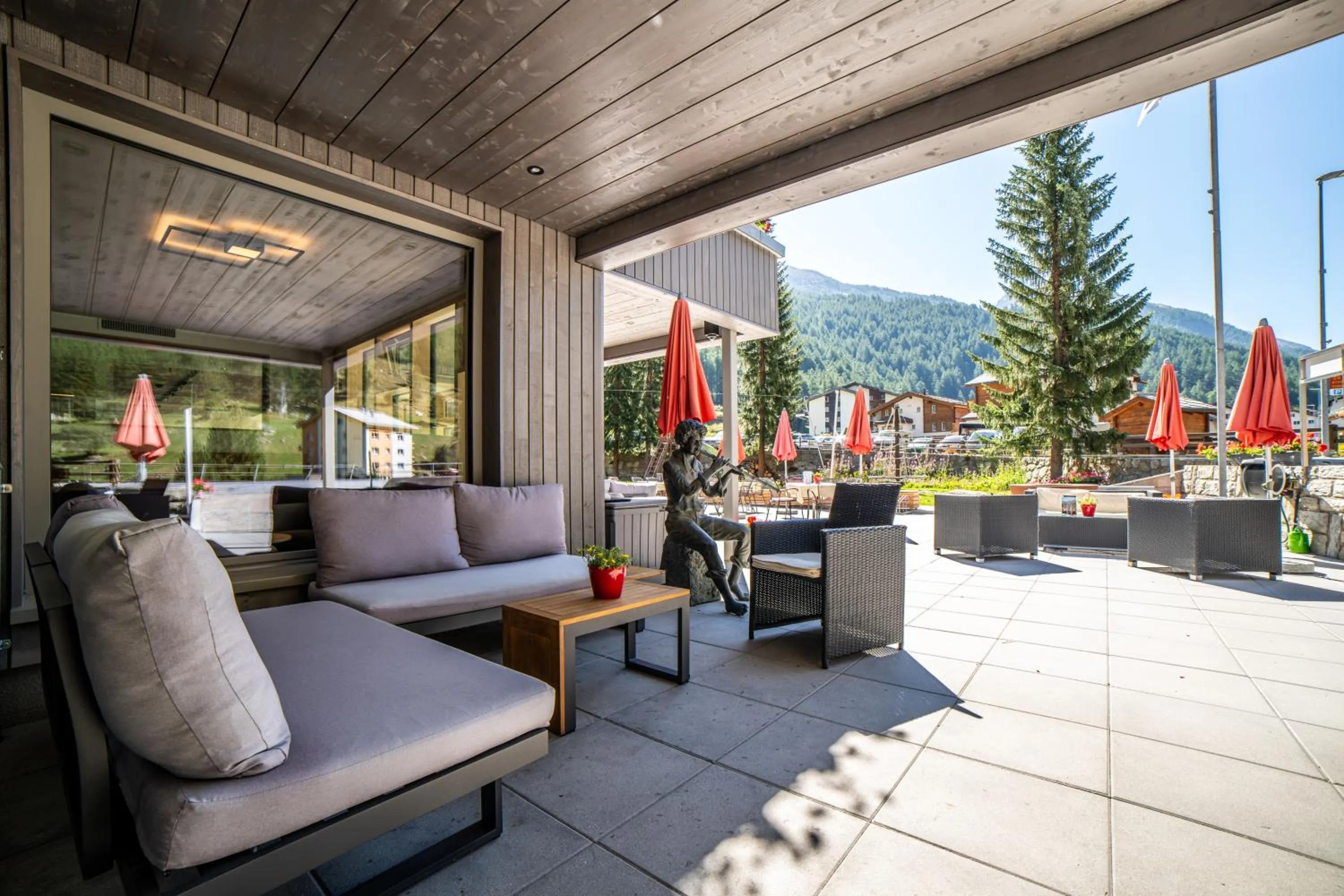 Facade/entrance in Hotel Kristall-Saphir Superior