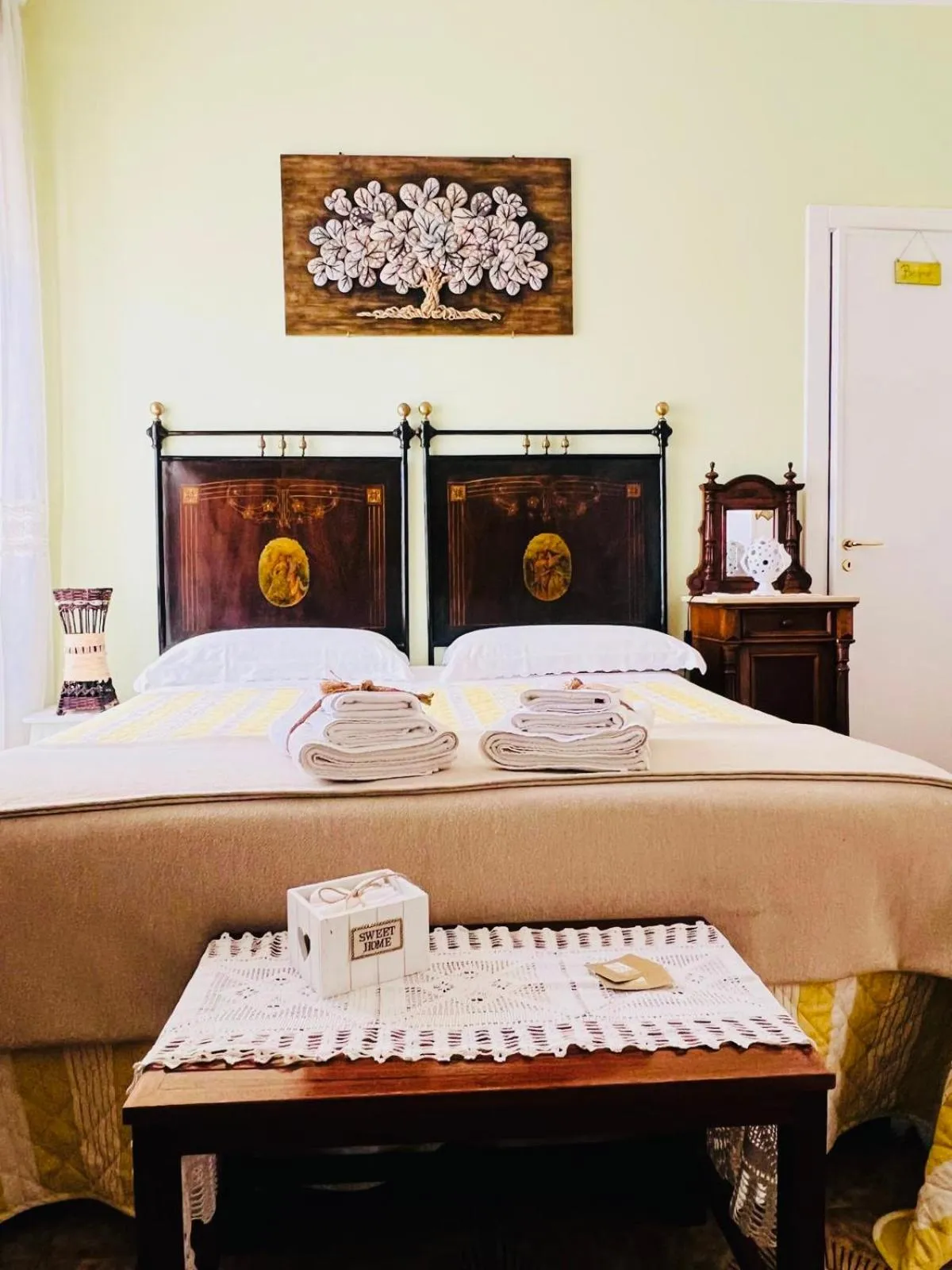 Bedroom, Bed in B&B DOÑA FLOR