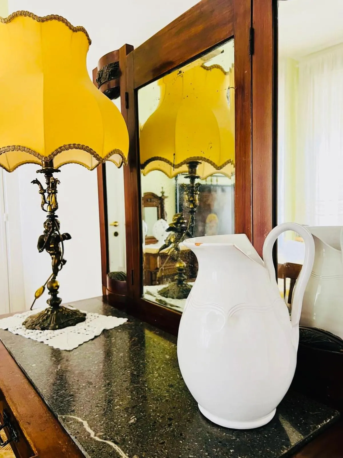 Decorative detail in B&B DOÑA FLOR