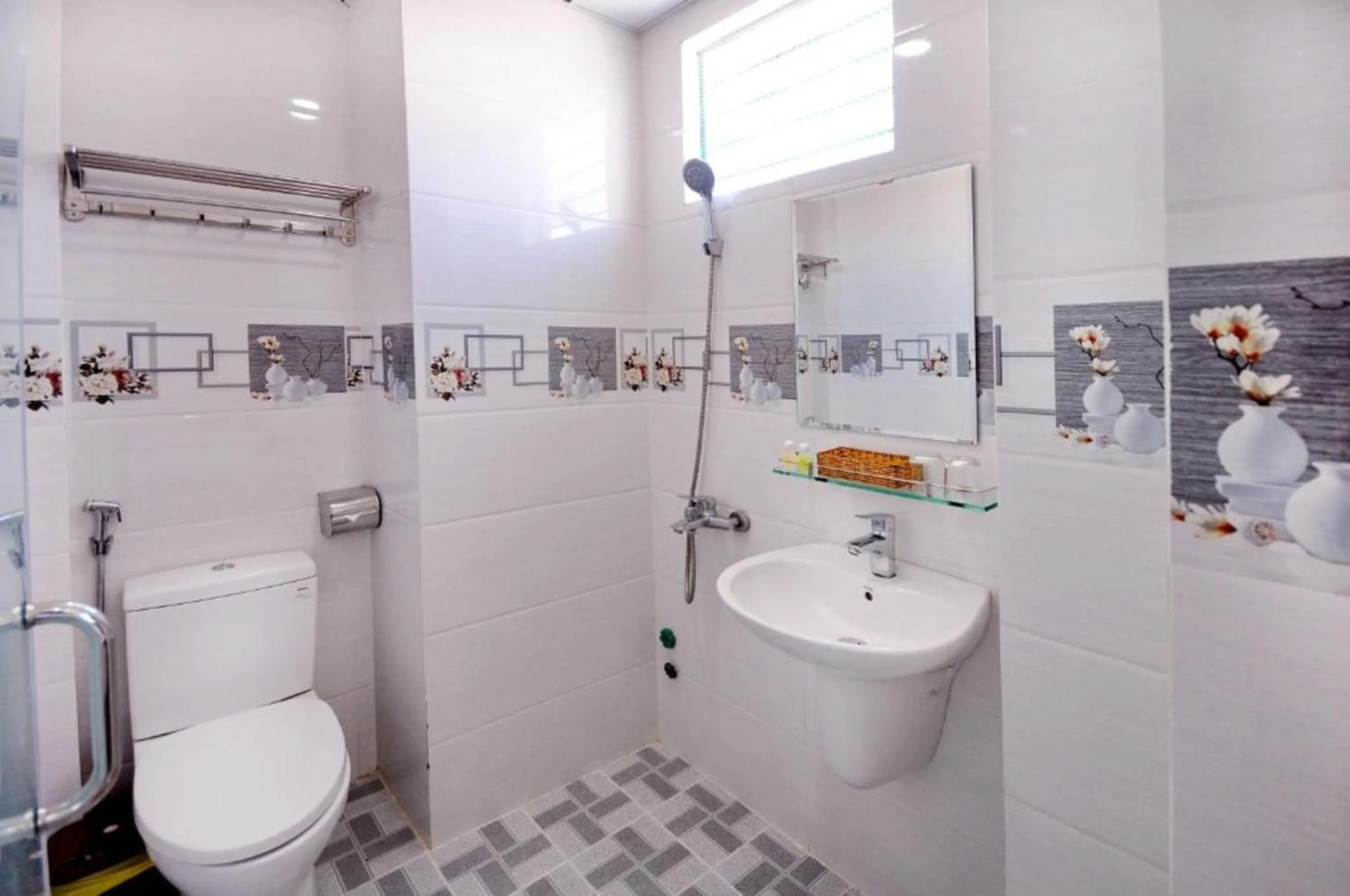 Shower in Arise Seaside Hotel