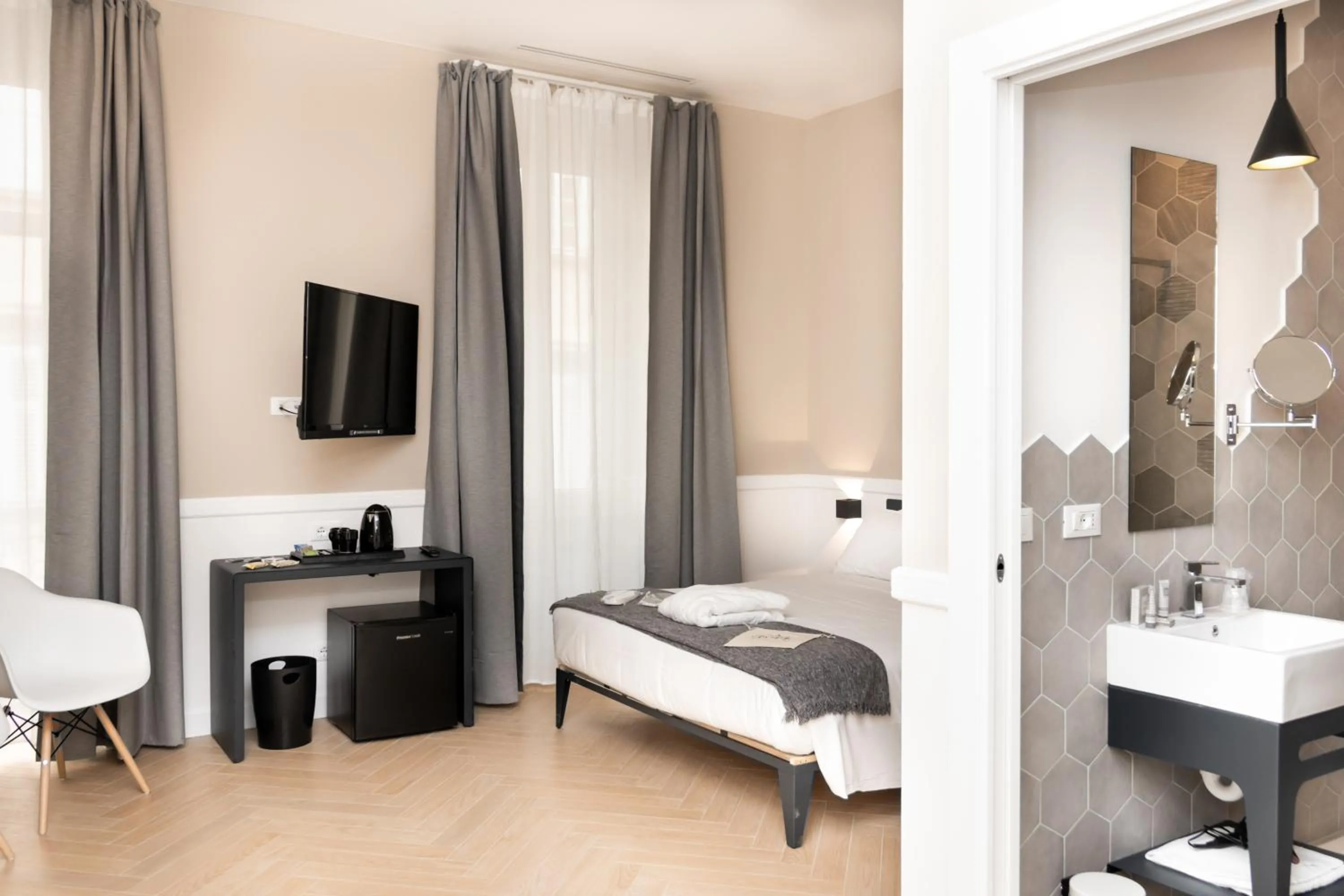 Photo of the whole room, Bed in Elisabeth Boutique Rooms