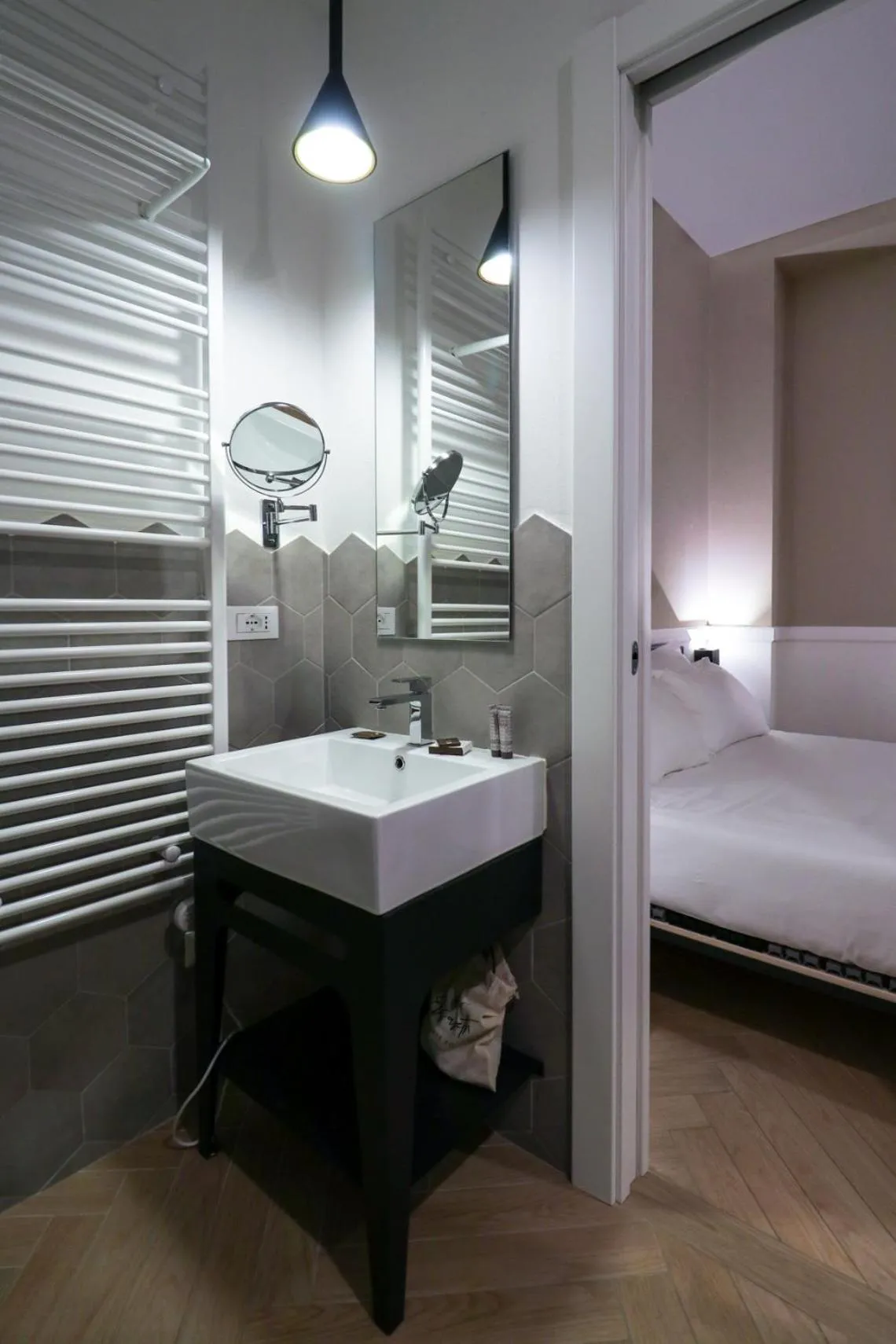 Bathroom, Bed in Elisabeth Boutique Rooms