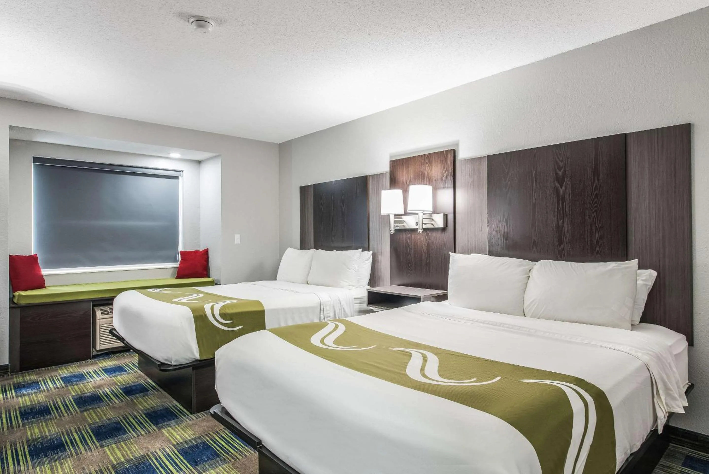 Photo of the whole room, Bed in Quality Inn Owatonna Near Medical Center