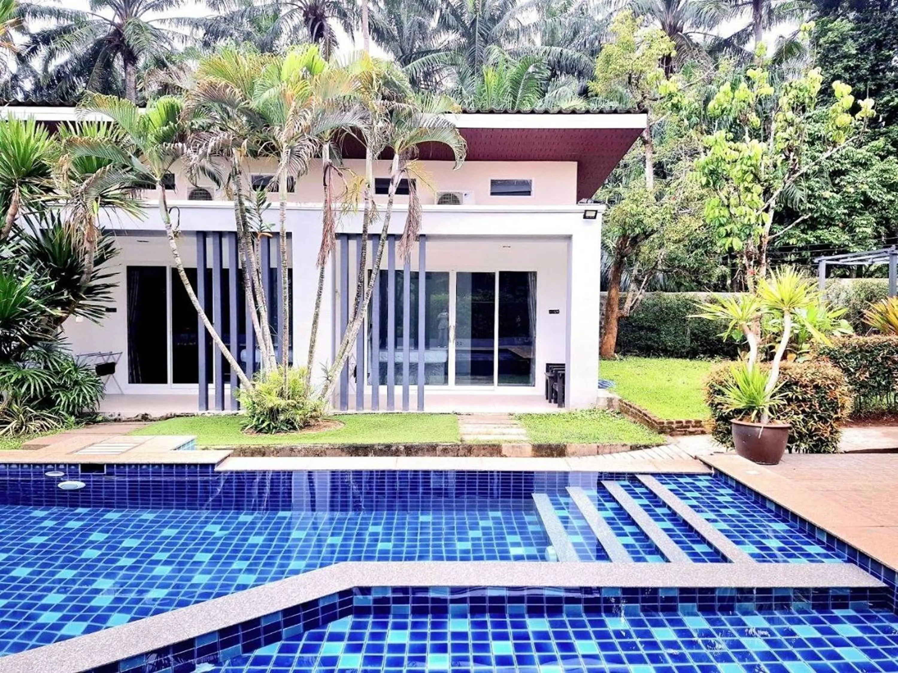 Swimming pool in The Fong Krabi resort