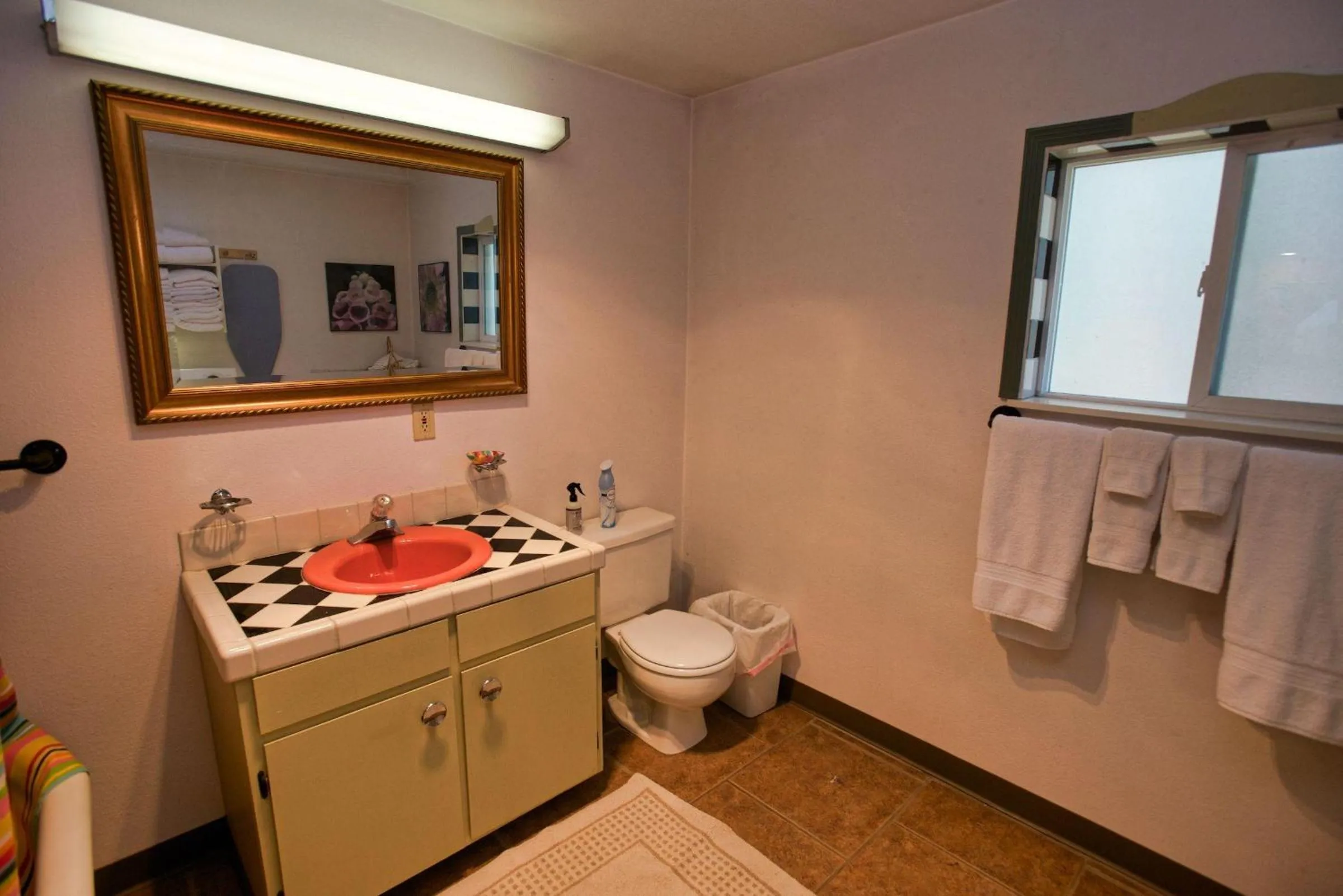 Bathroom in Cottage Inn by Casago McCall - Donerightmanagement