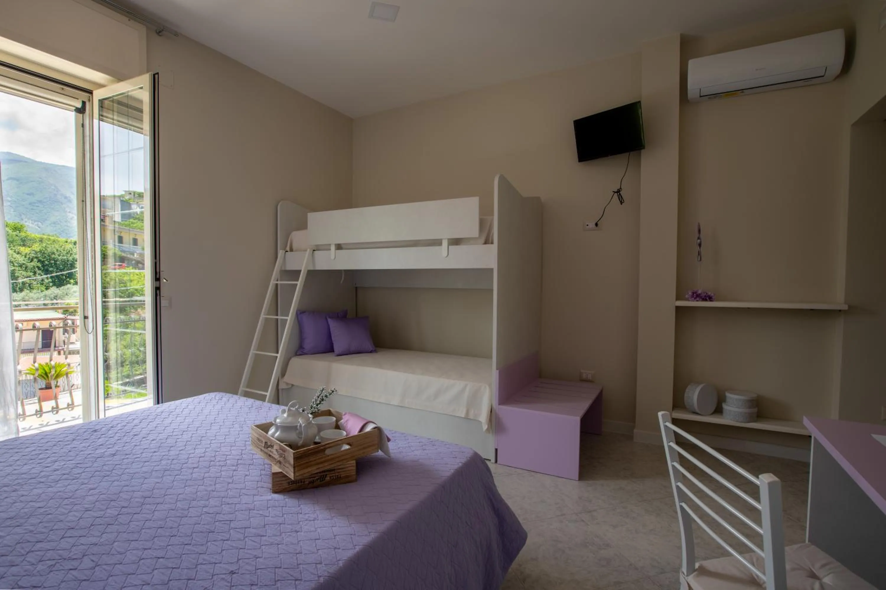 bunk bed, Bed in B&B L'Abbraccio