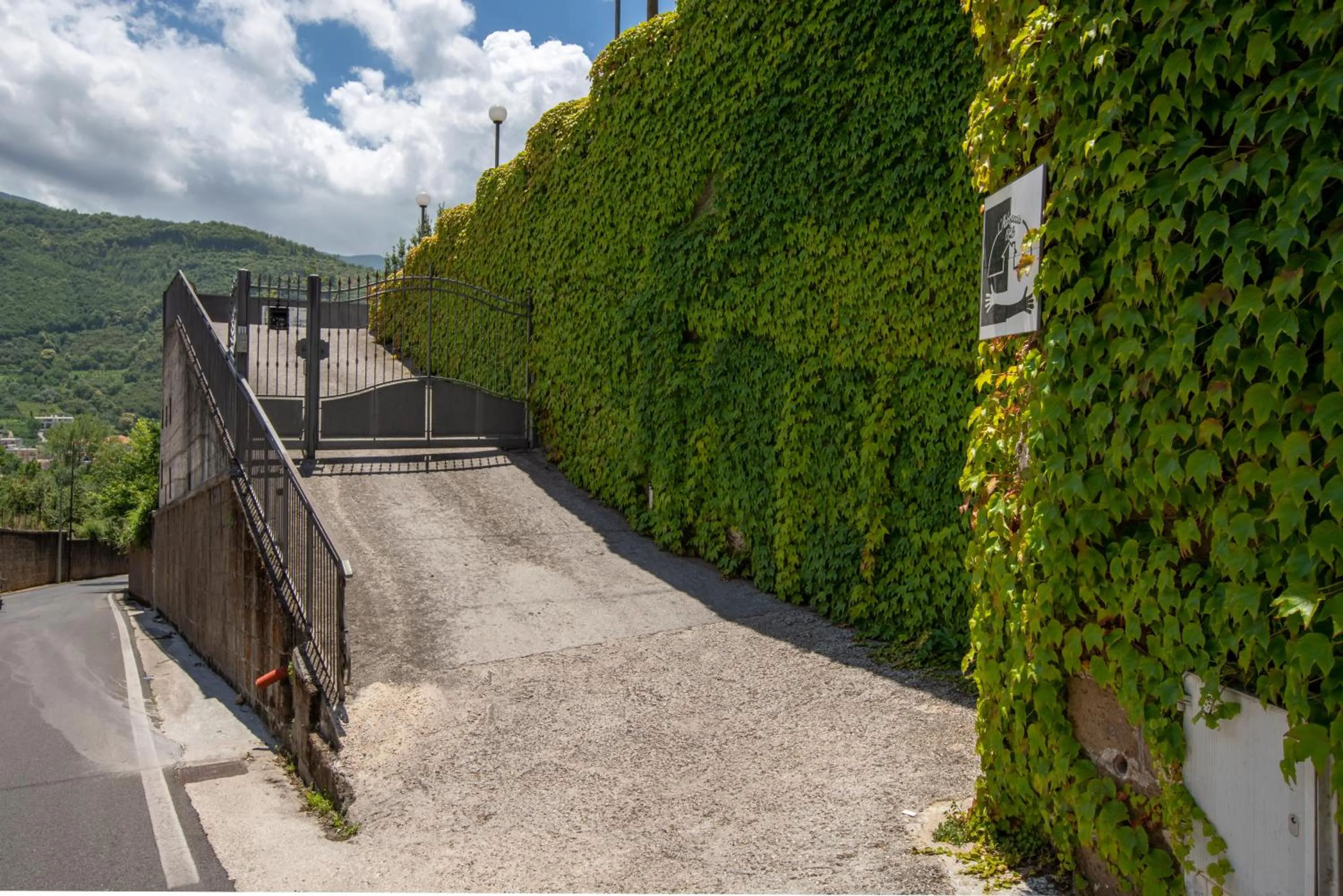 Facade/entrance in B&B L'Abbraccio
