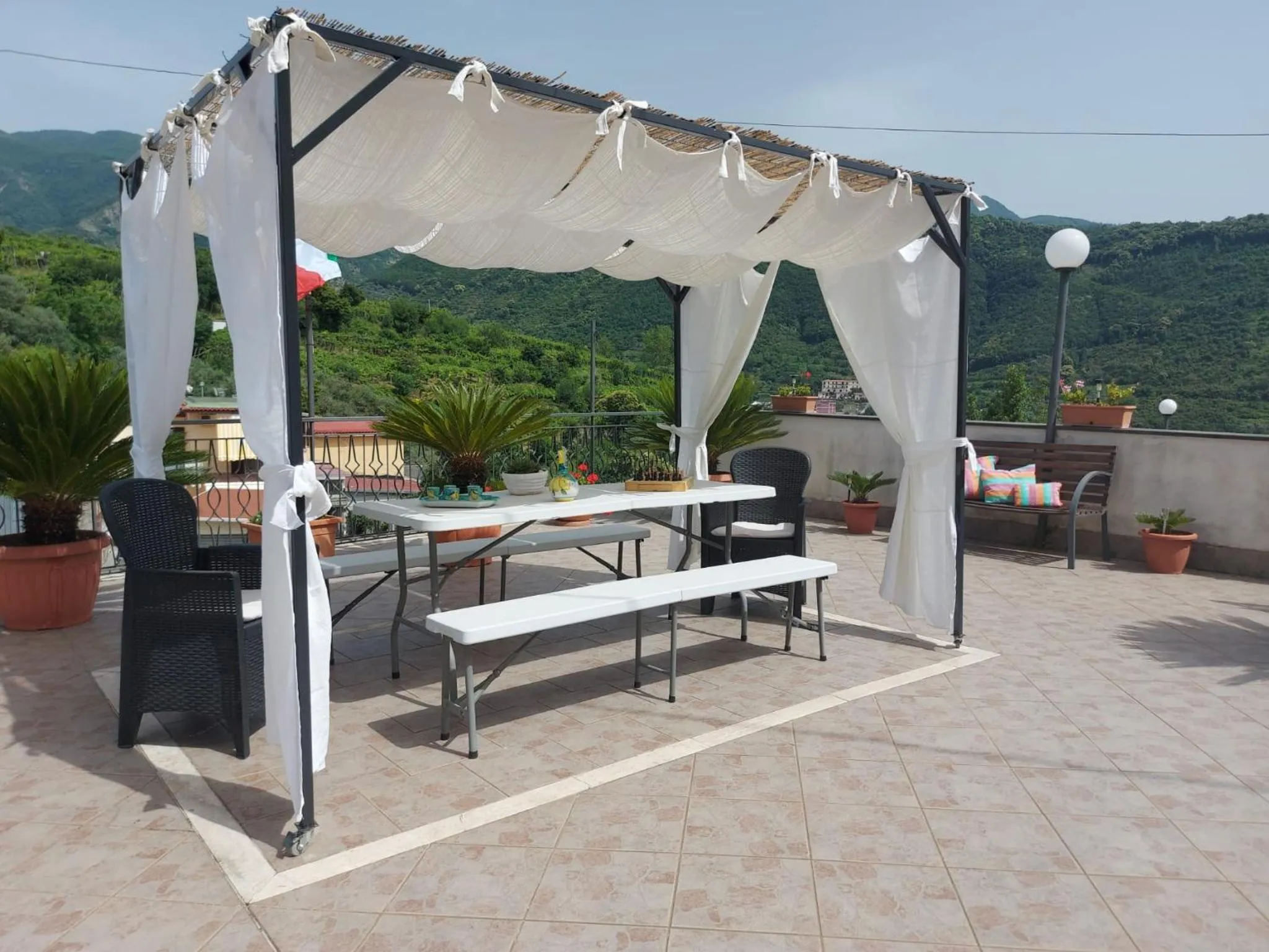 Patio in B&B L'Abbraccio