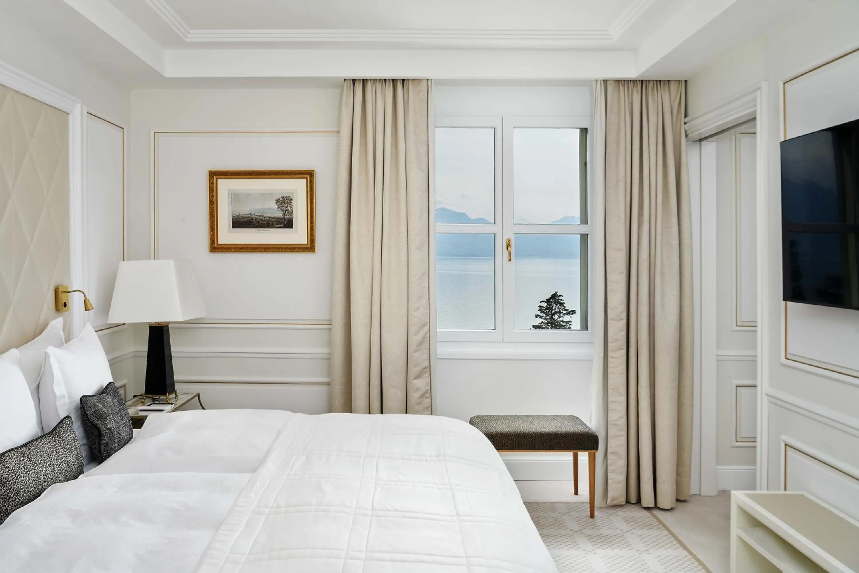 Bedroom, Bed in Beau-Rivage Palace