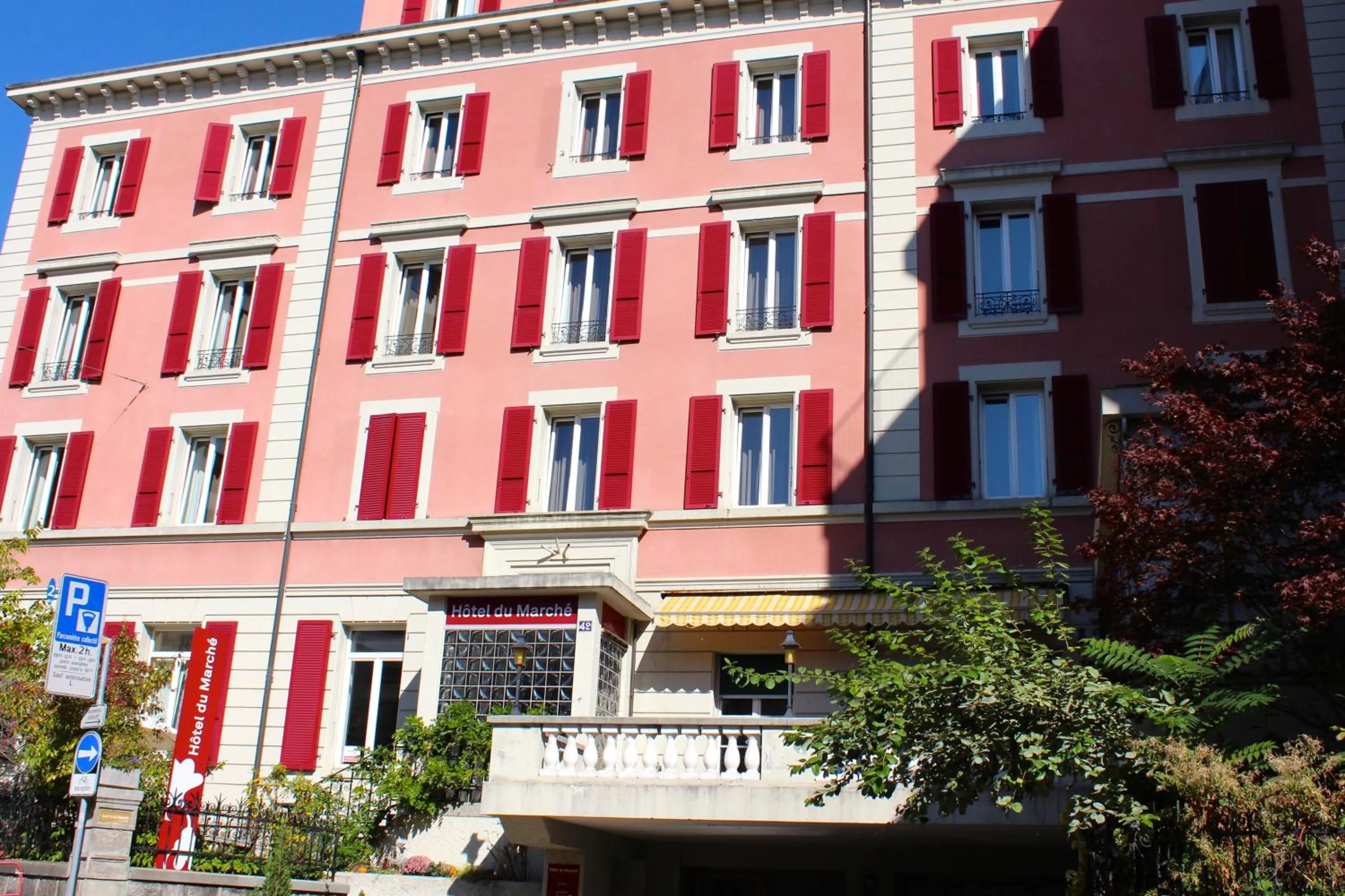 Property building in Hôtel du Marché