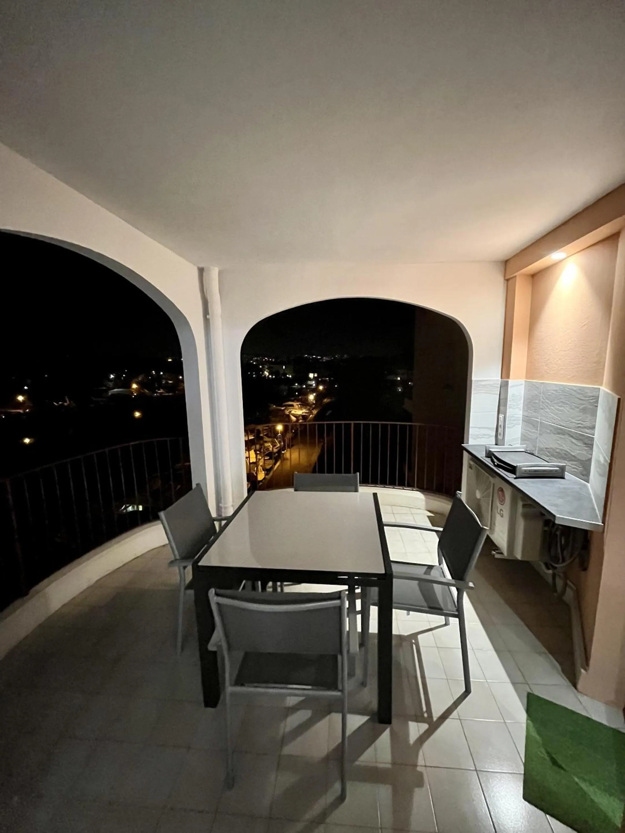 Patio in Studio moderne - Port de Mandelieu - Proche Mer