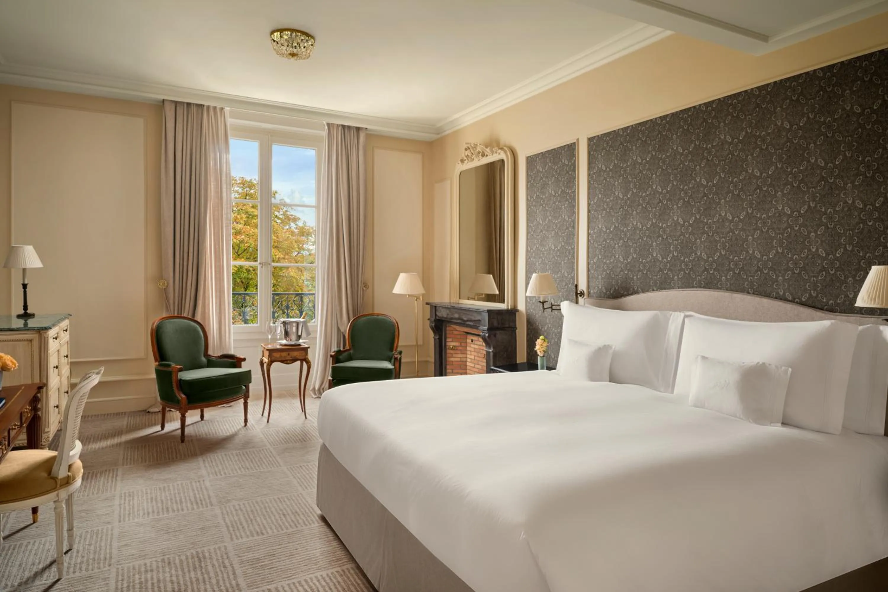 Bed in Beau-Rivage Genève