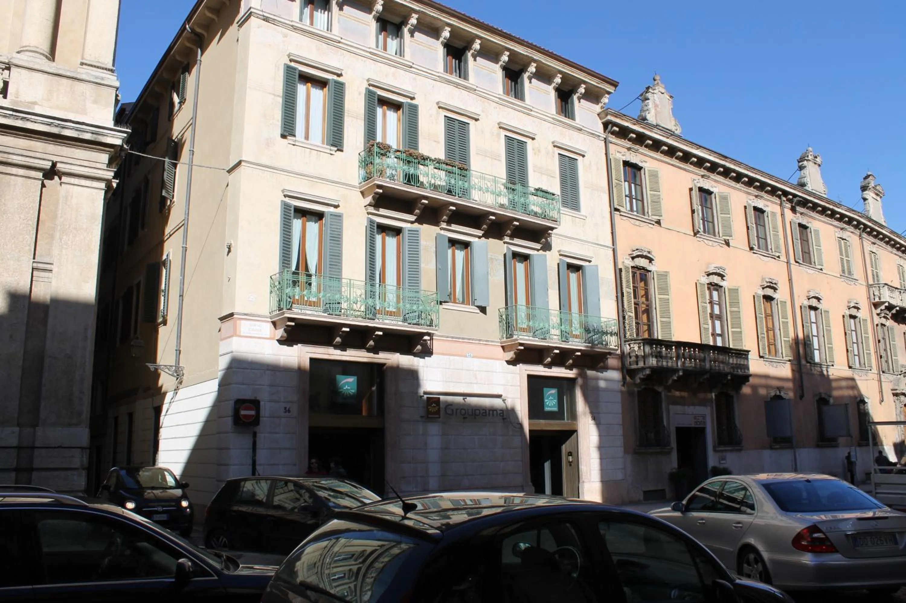 Property building in River House