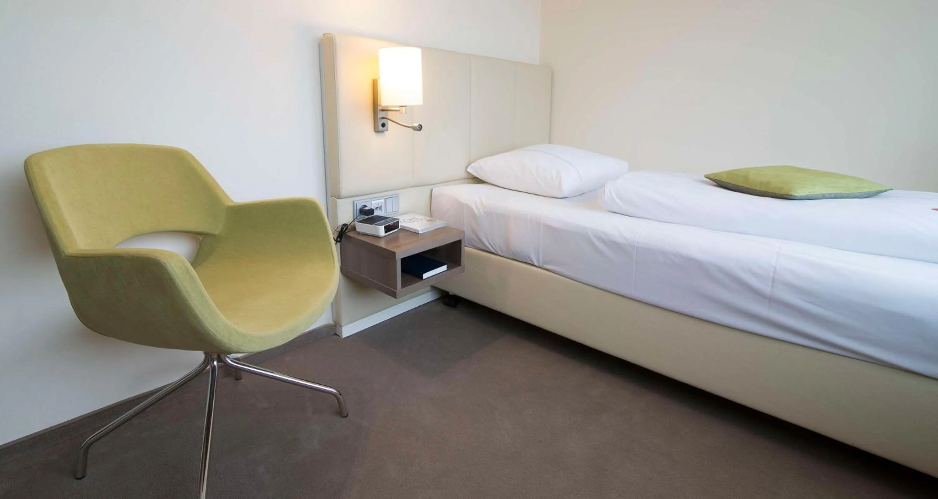 Bedroom, Bed in Best Western Plus Hotel Bremerhaven