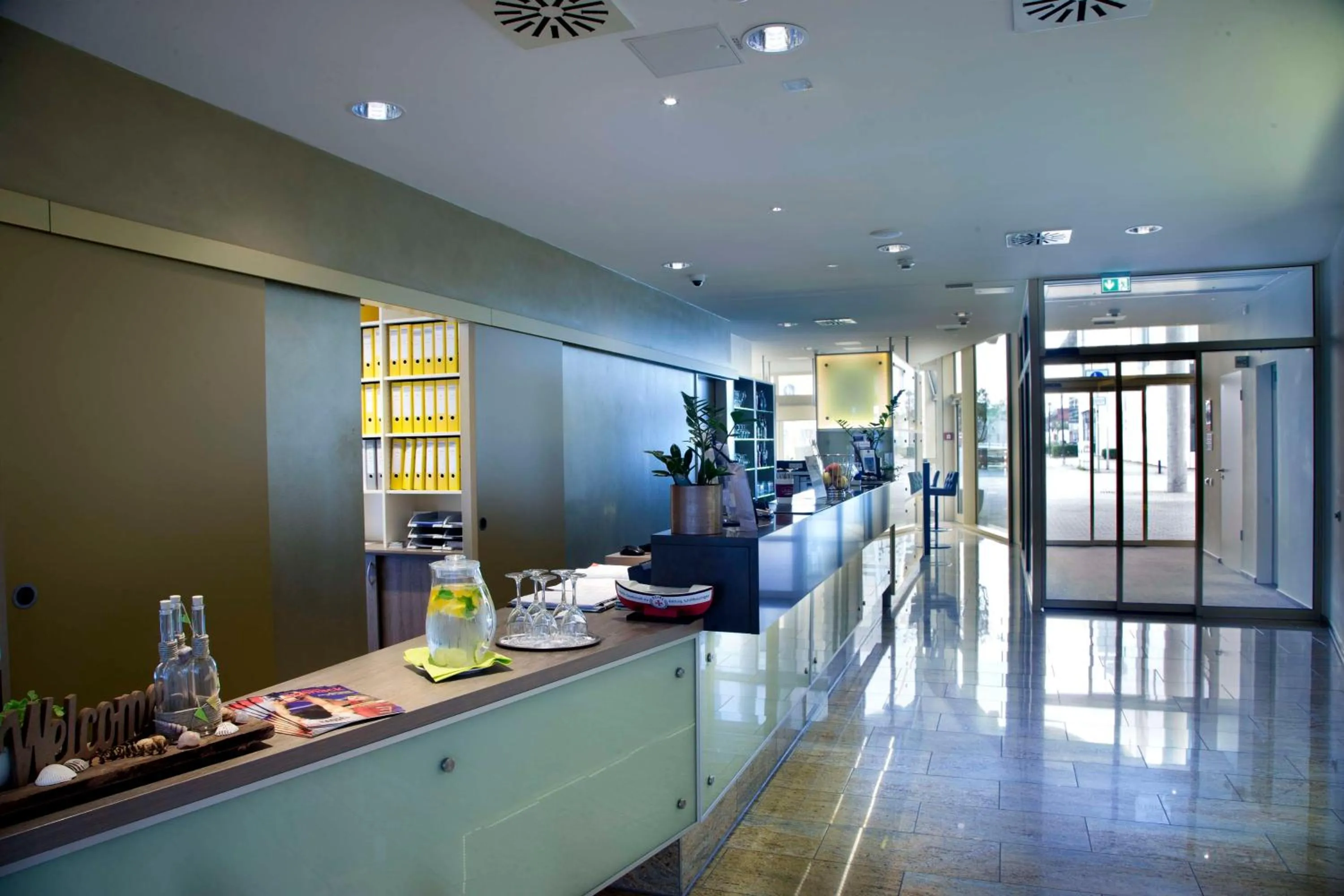 Lobby or reception in Best Western Plus Hotel Bremerhaven