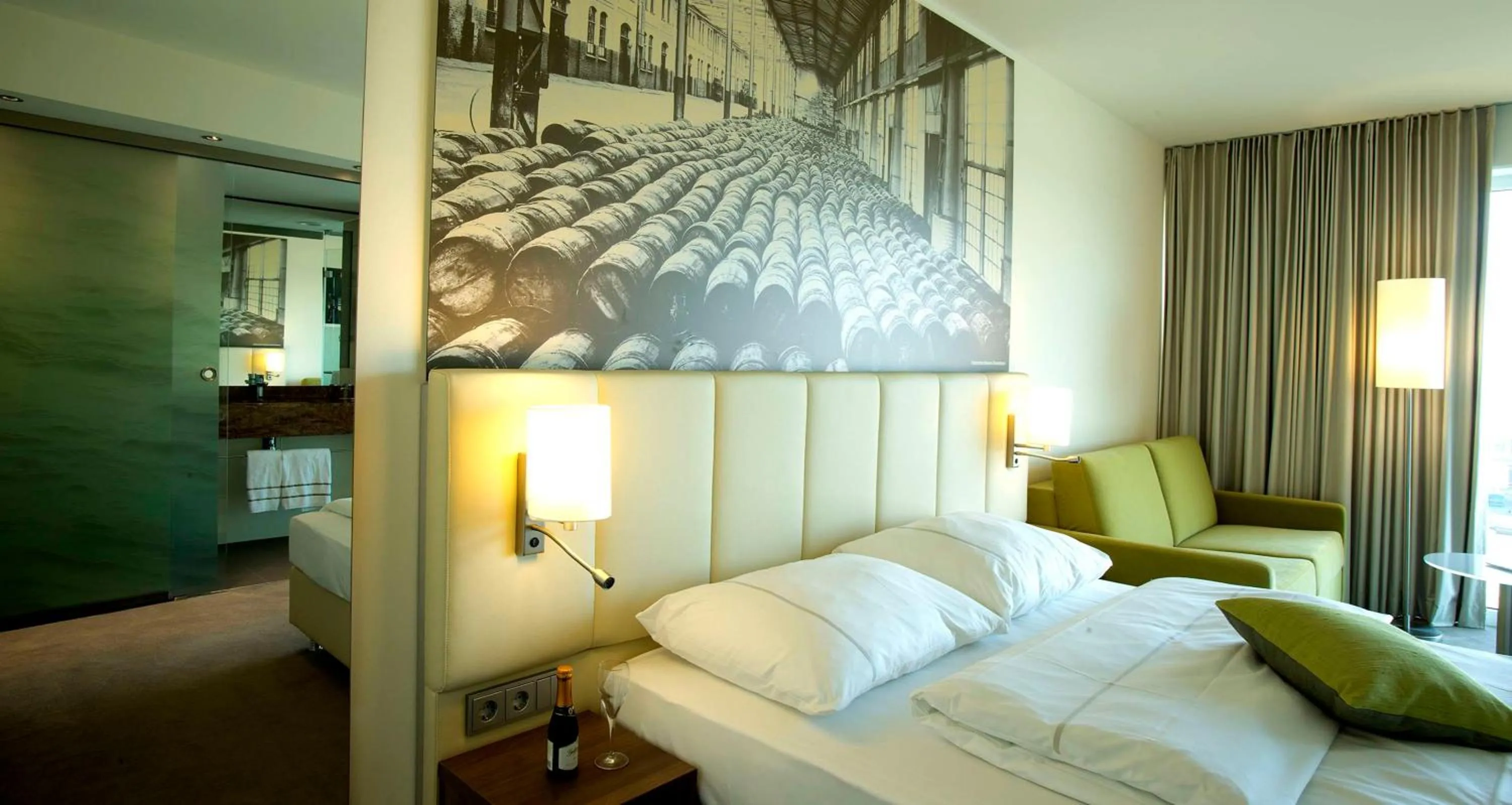 Bedroom, Bed in Best Western Plus Hotel Bremerhaven
