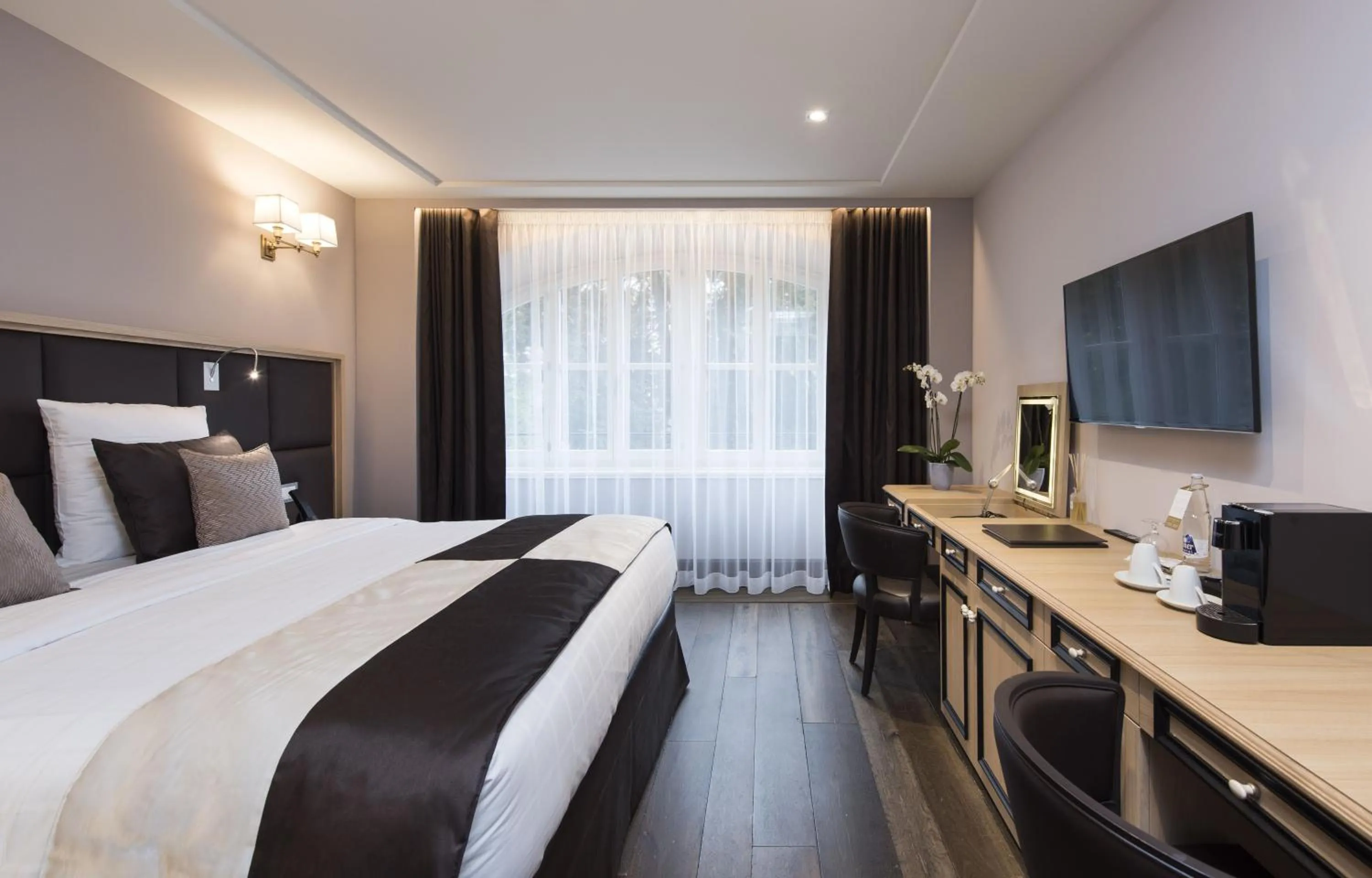 Photo of the whole room, Bed in Hotel Bristol