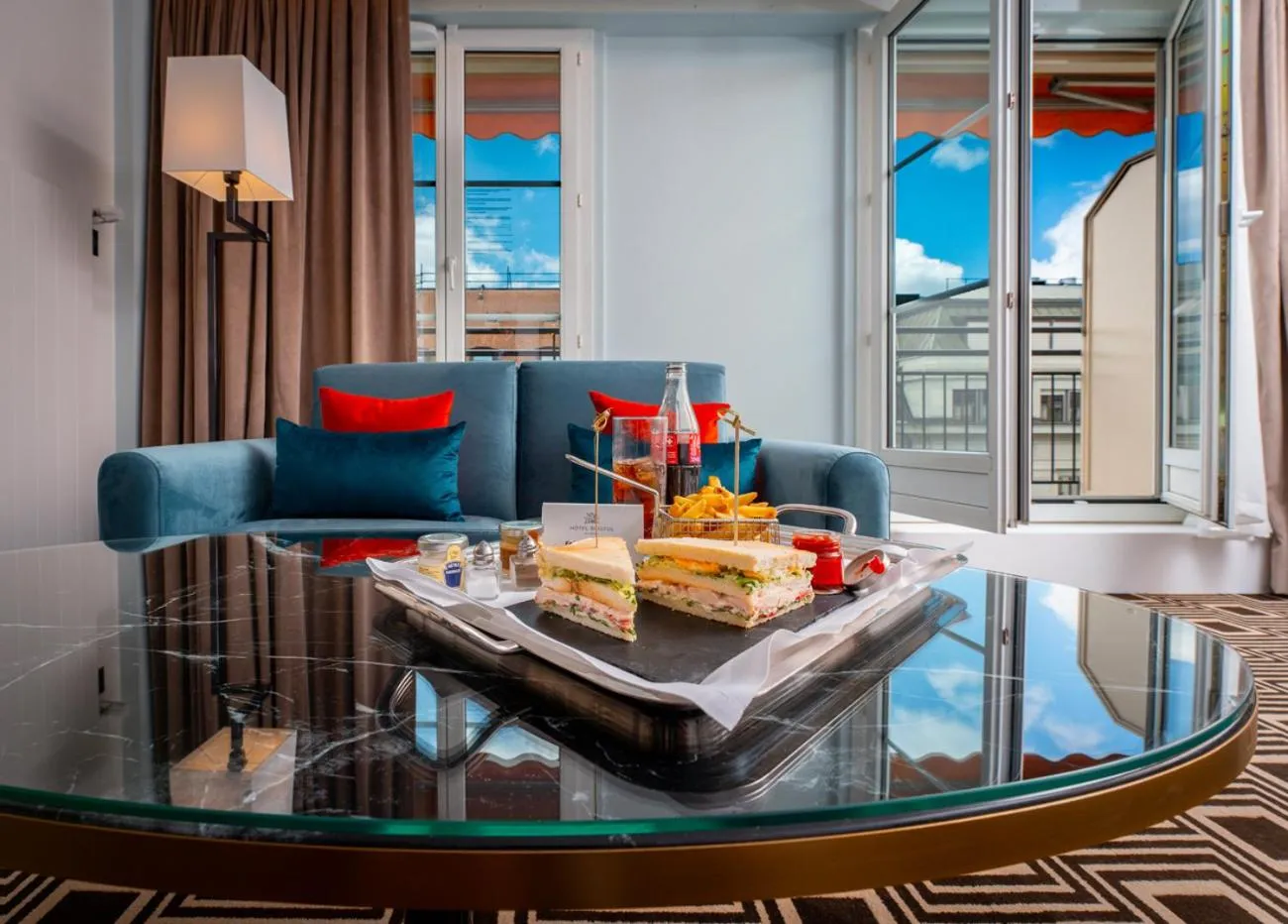 room service in Hotel Bristol