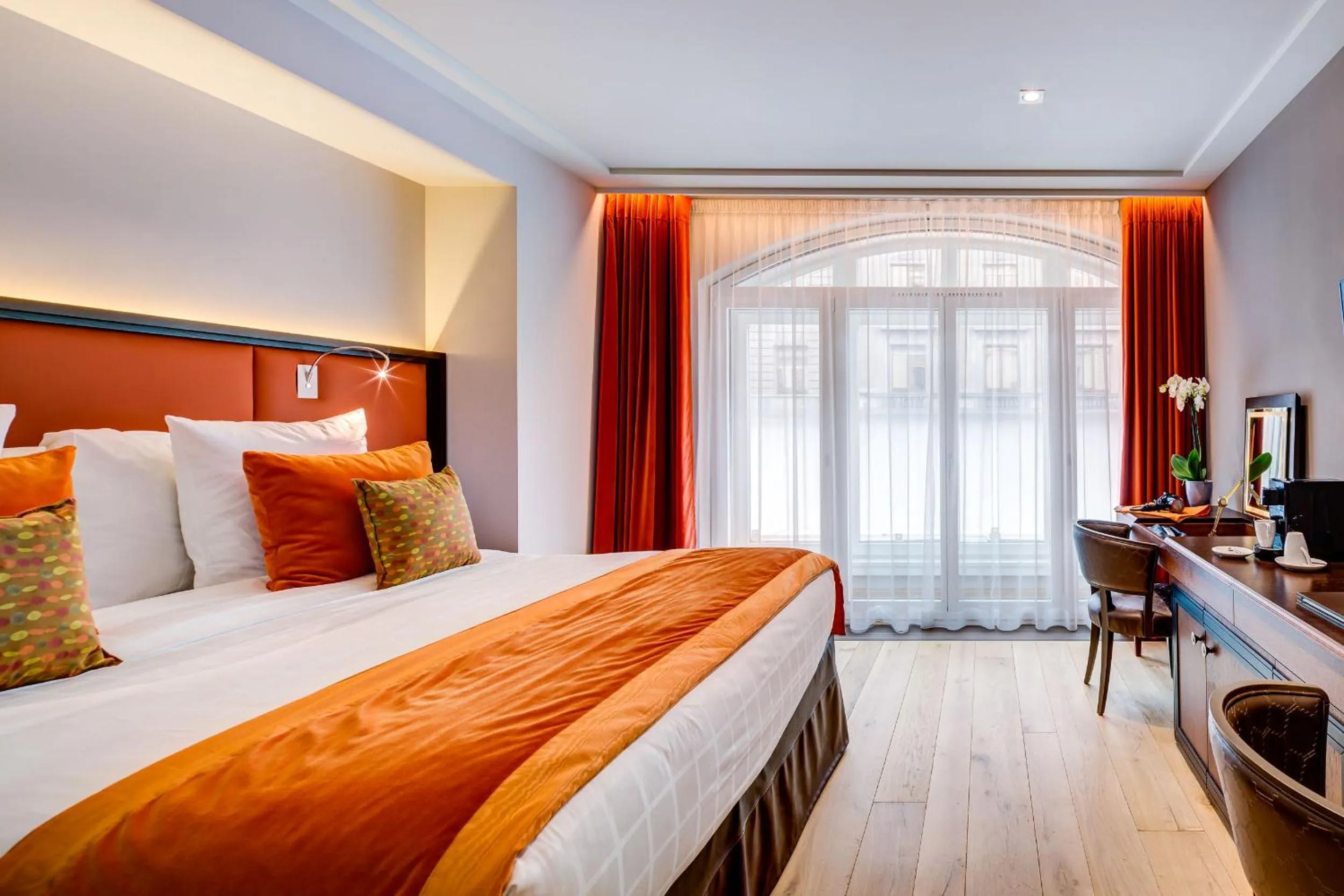 Photo of the whole room, Bed in Hotel Bristol