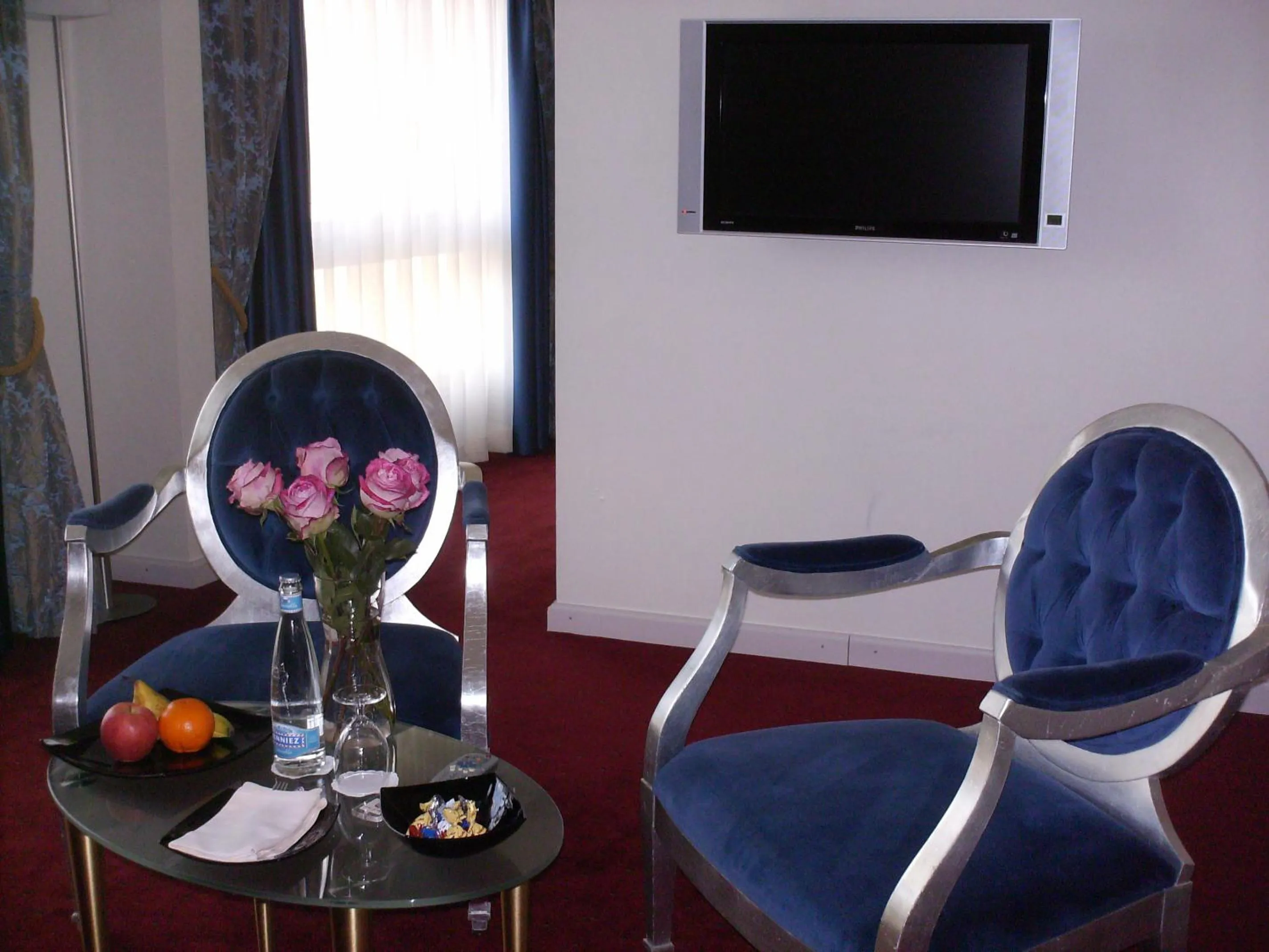 TV and multimedia in The New Midi