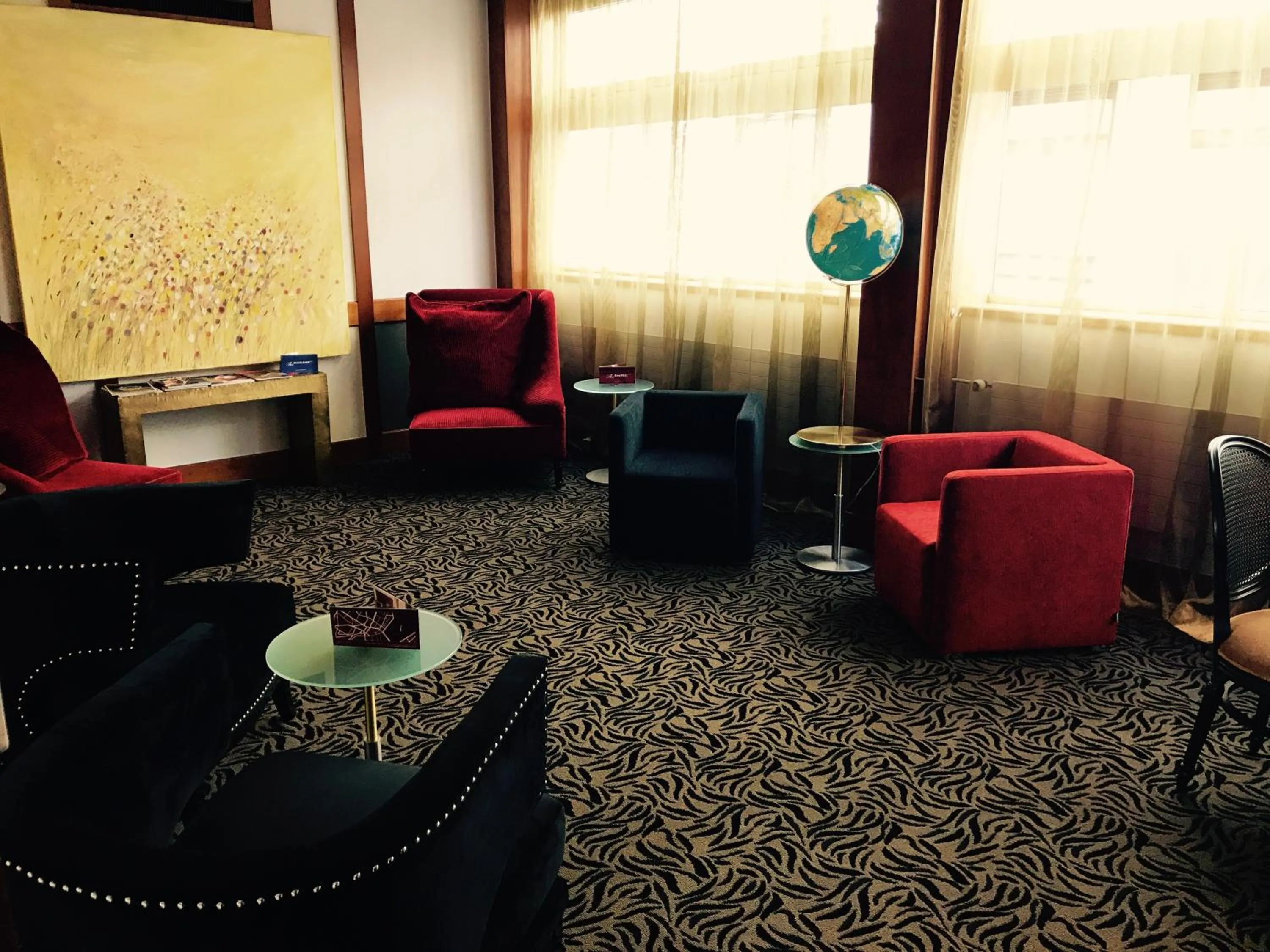 Communal lounge/ TV room in The New Midi