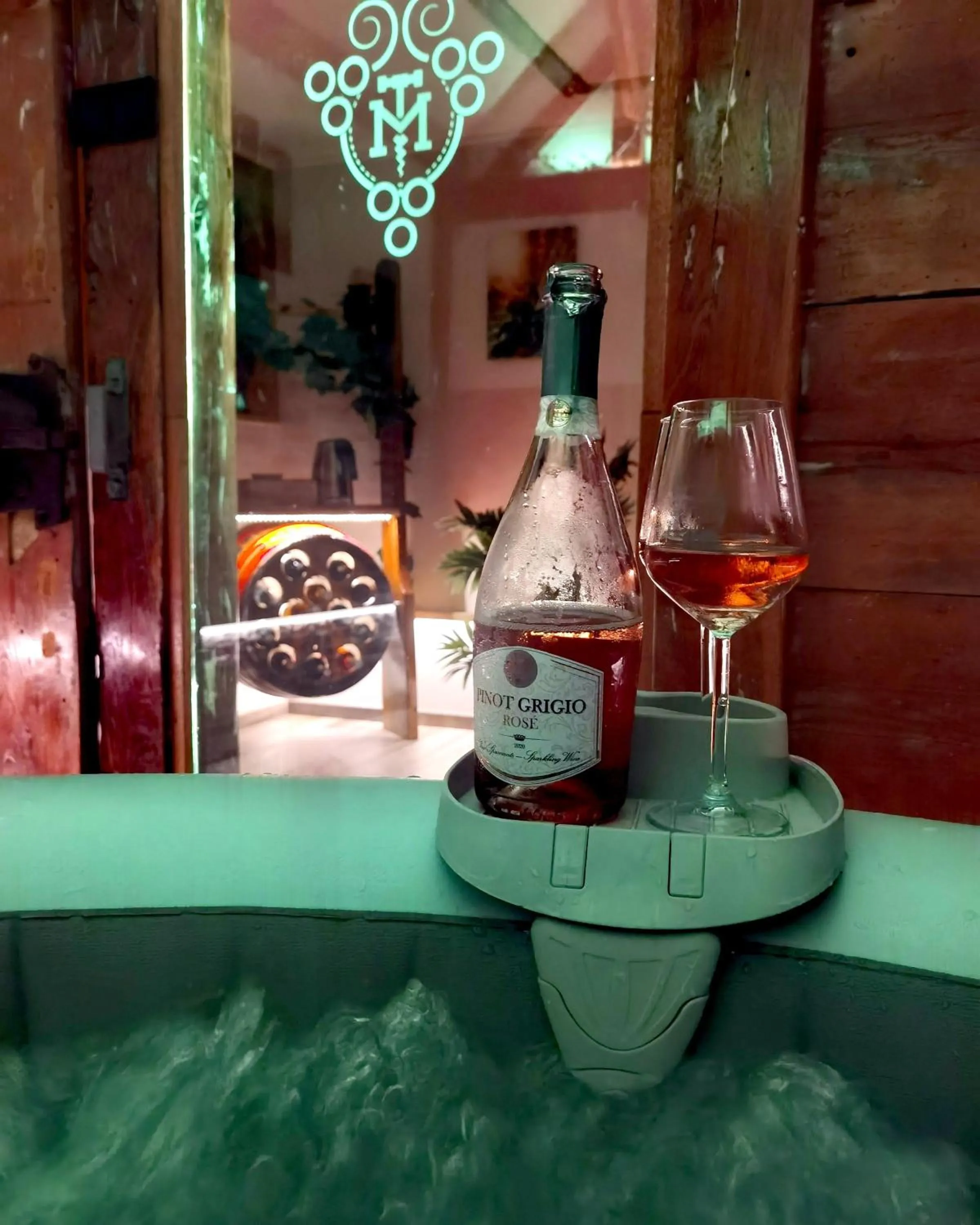 Hot Tub in Vineyard cottage Matej