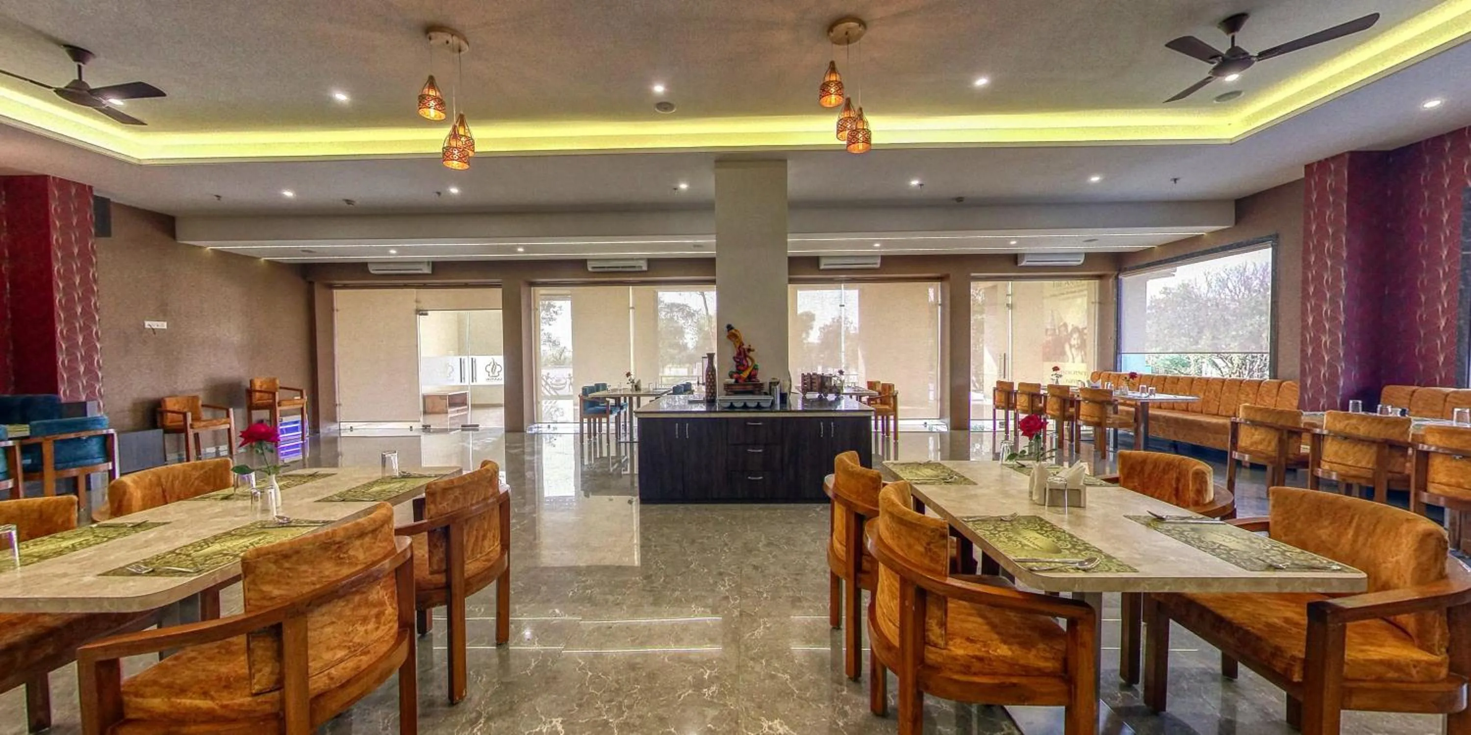 Restaurant/places to eat in The Aanandam Hotel Resort