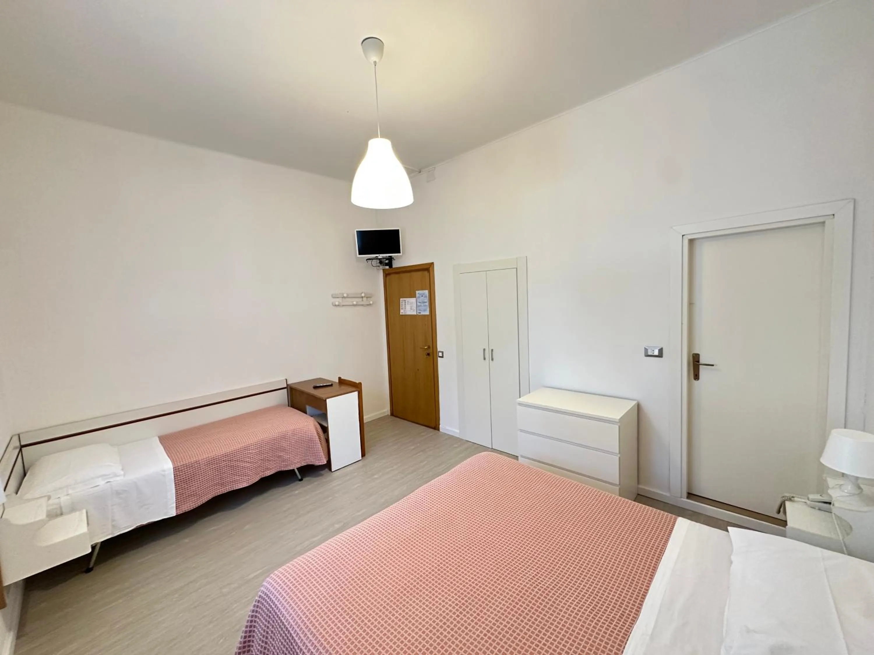 Bed in Hotel Fiorenza