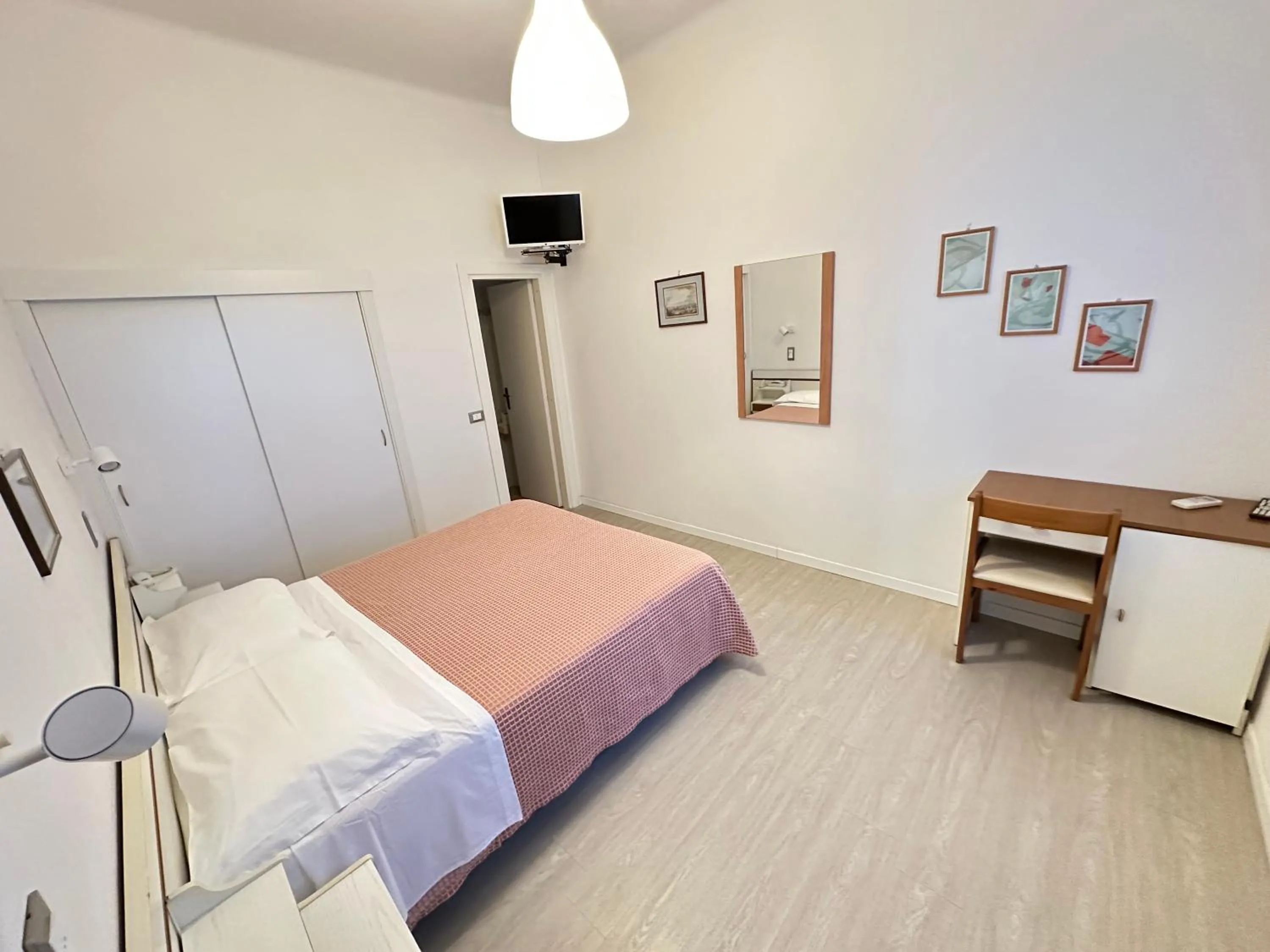 Bed in Hotel Fiorenza