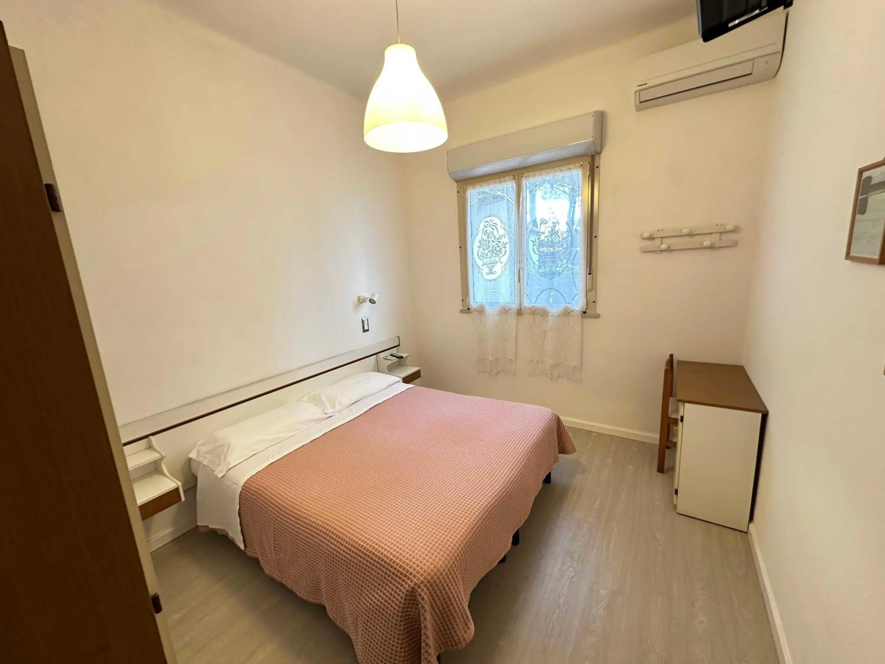 Bed in Hotel Fiorenza