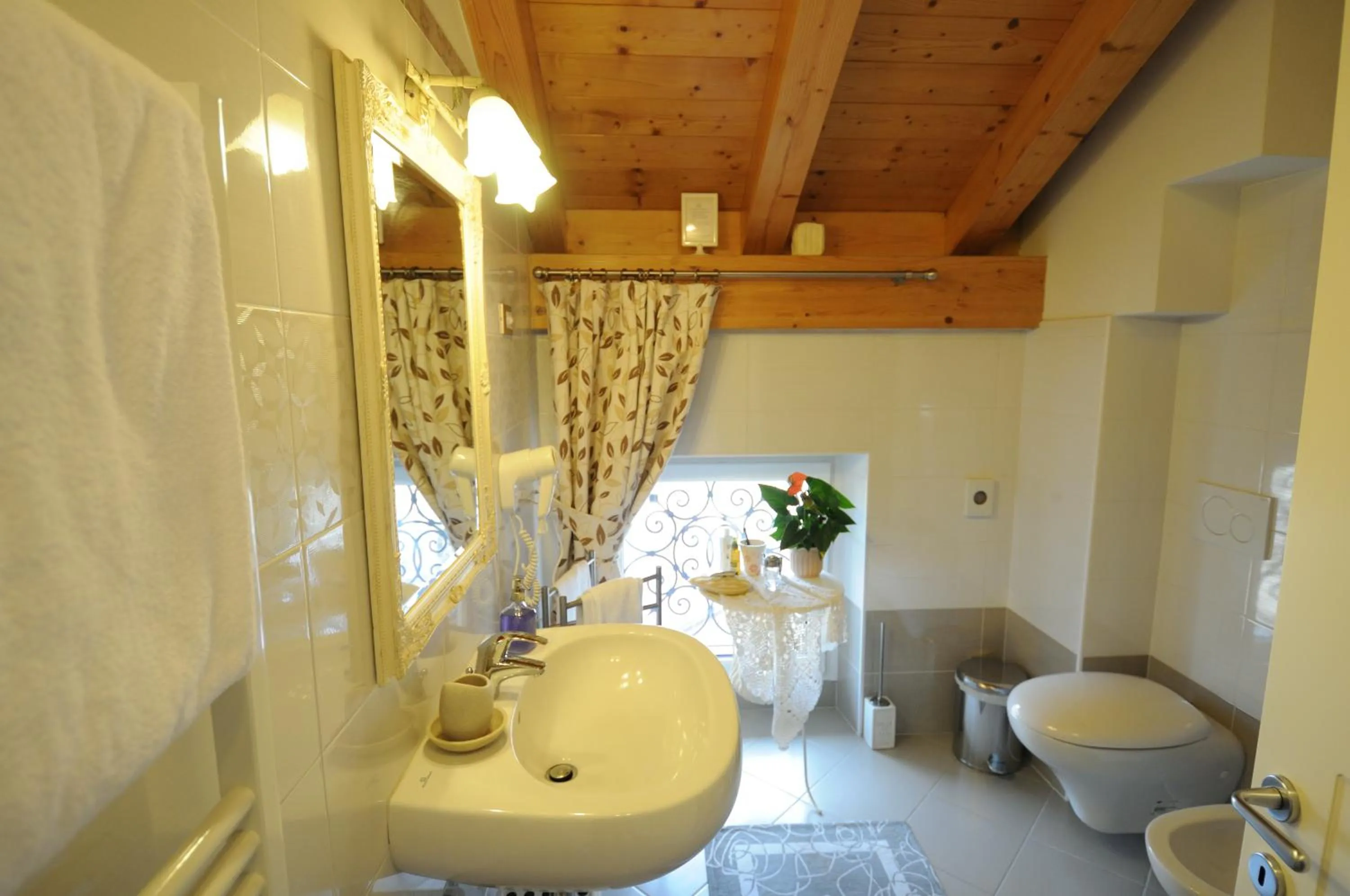 Bathroom in Casa Novecento "Rooms & apartments"