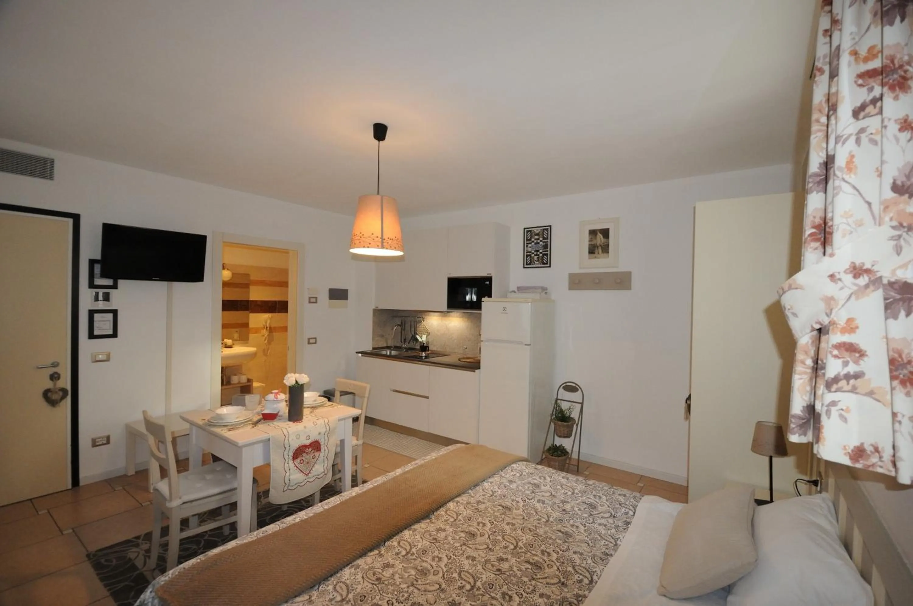 Kitchen or kitchenette, Bed in Casa Novecento "Rooms & apartments"