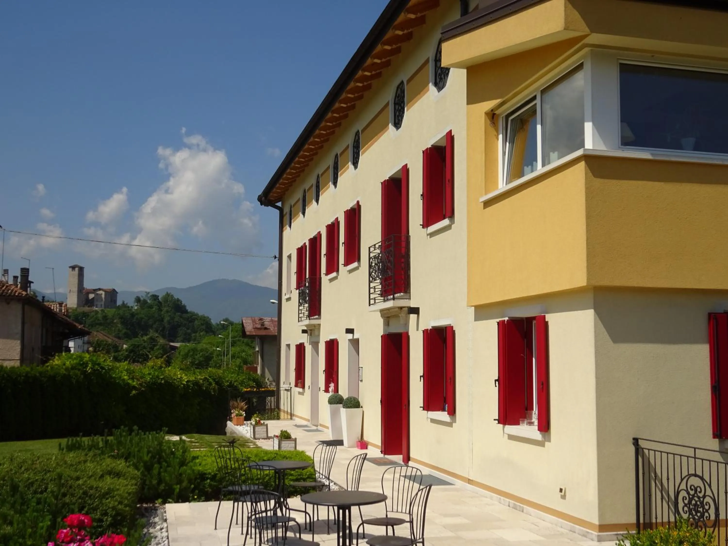 Property building in Casa Novecento "Rooms & apartments"