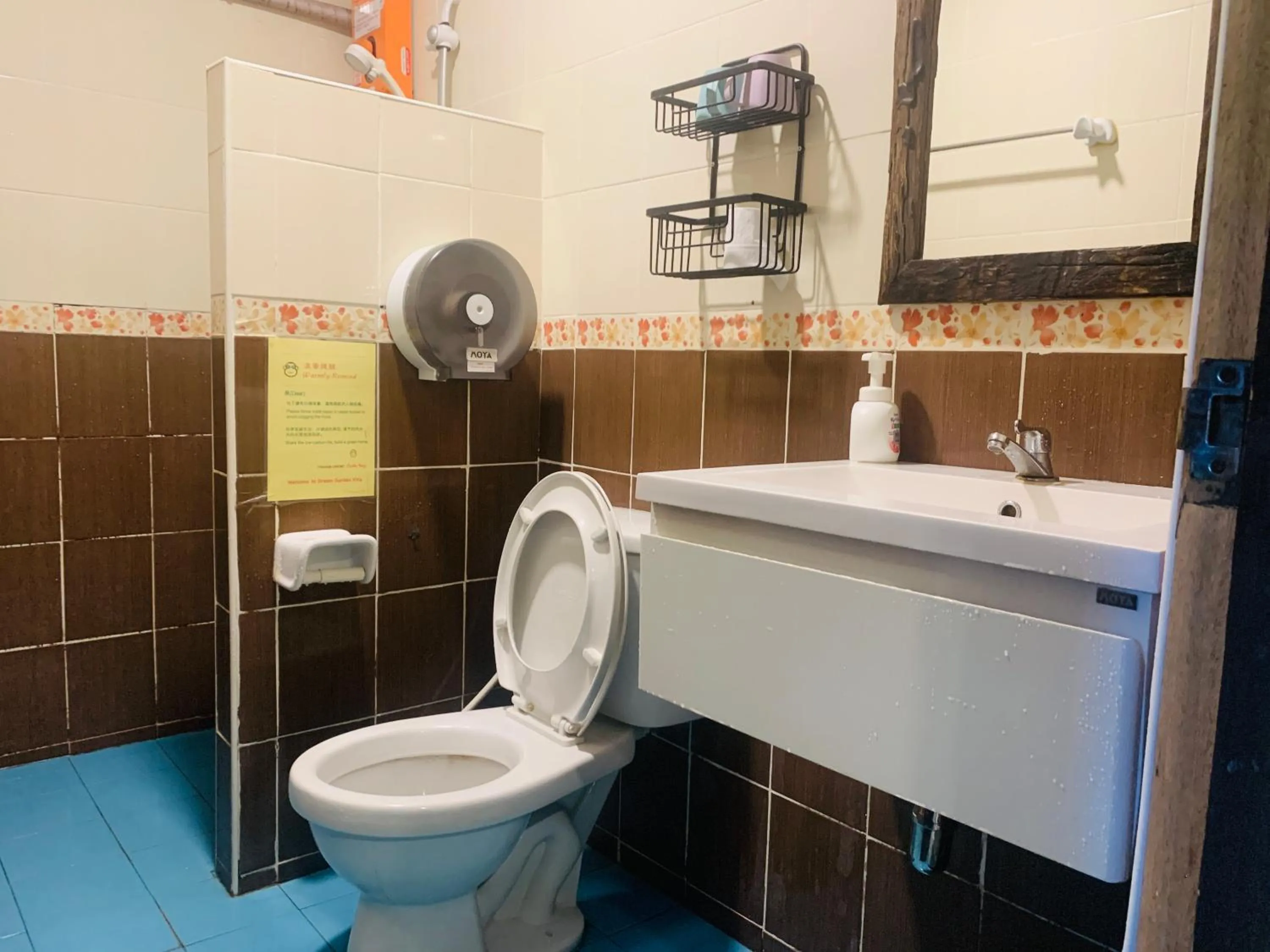 Shower in Dream Garden Villa Hotel Night Bazaar ChiangMai