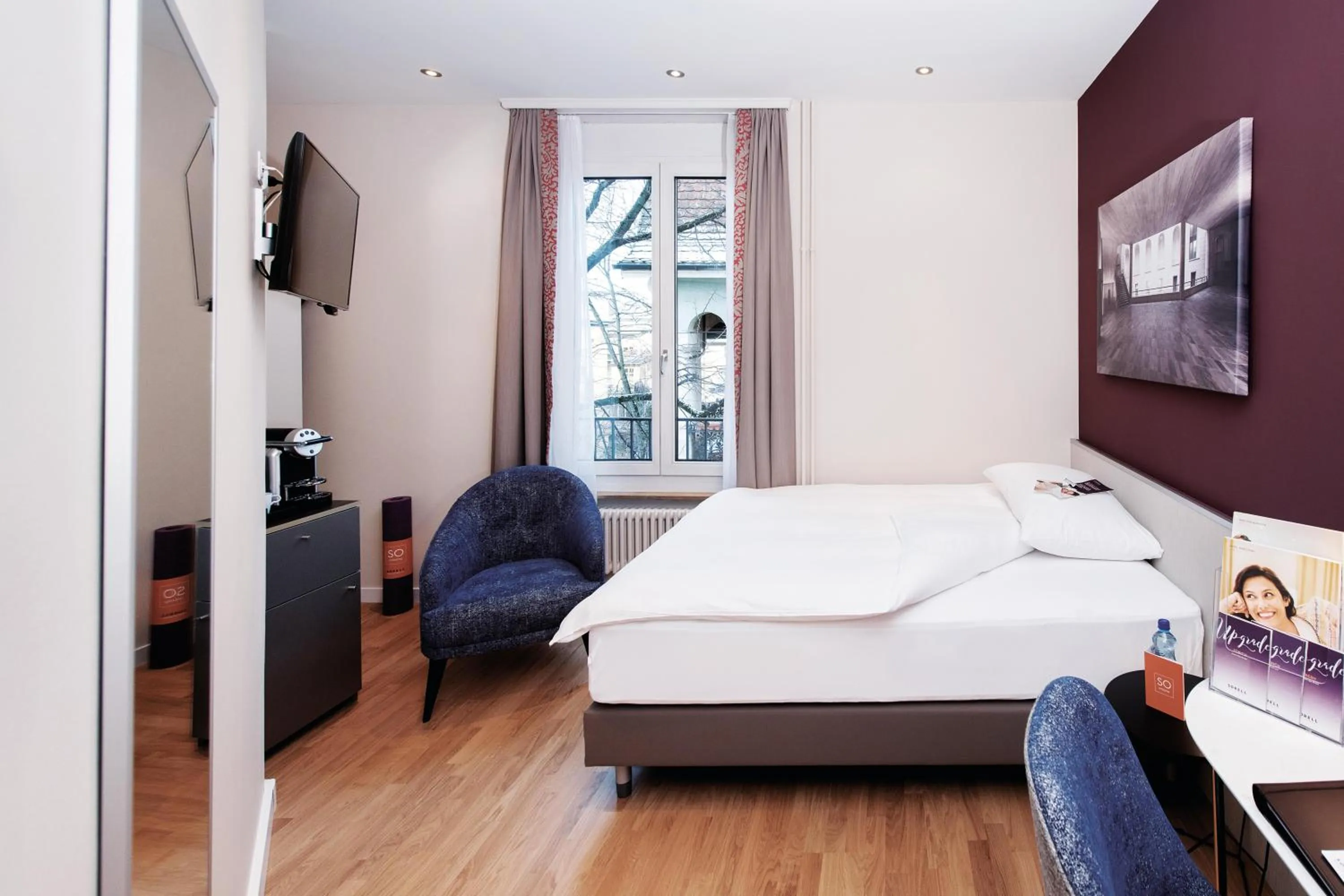 Coffee/tea facilities, Bed in Sorell Hotel Rex Zürich