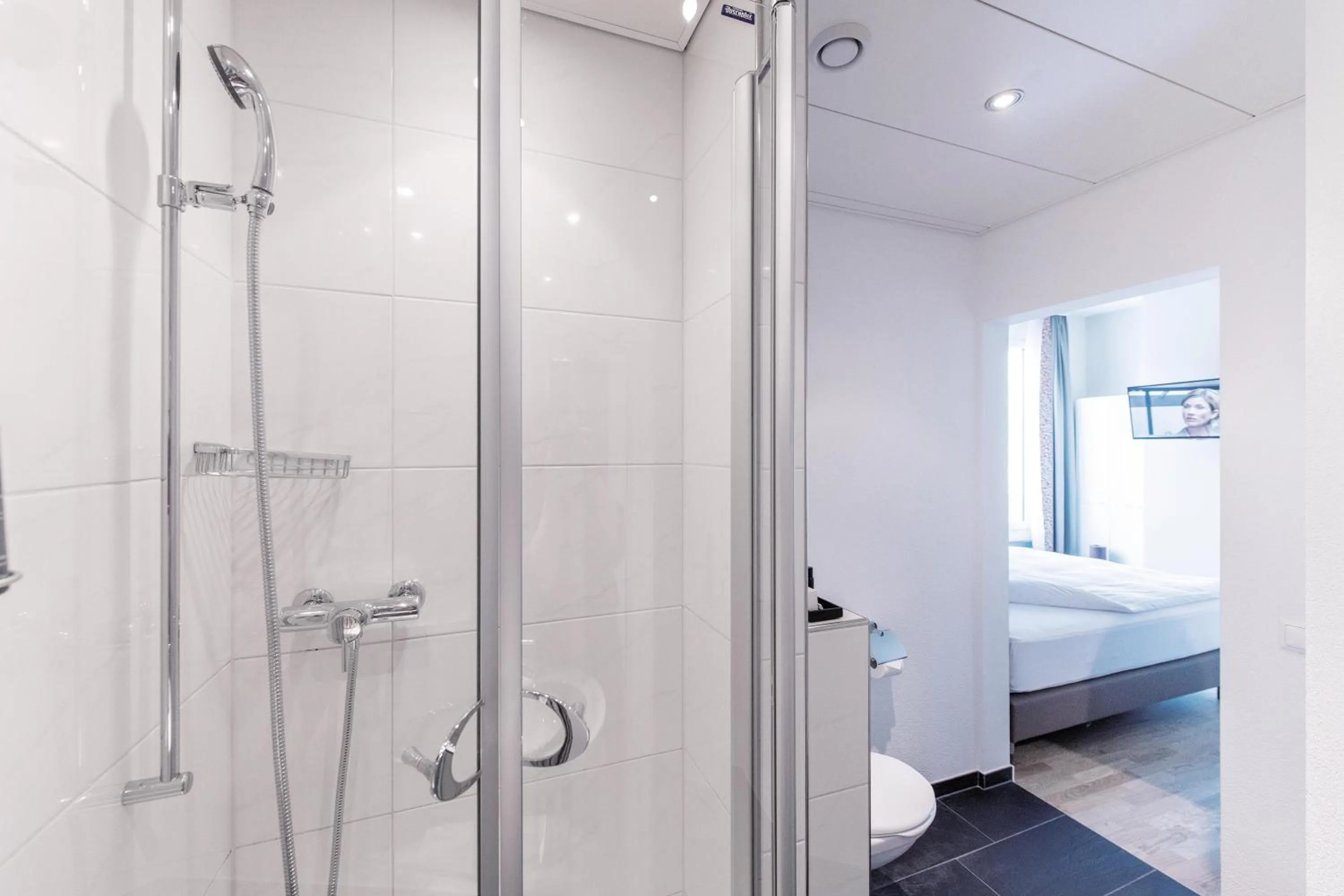 Shower, Bed in Sorell Hotel Rex Zürich