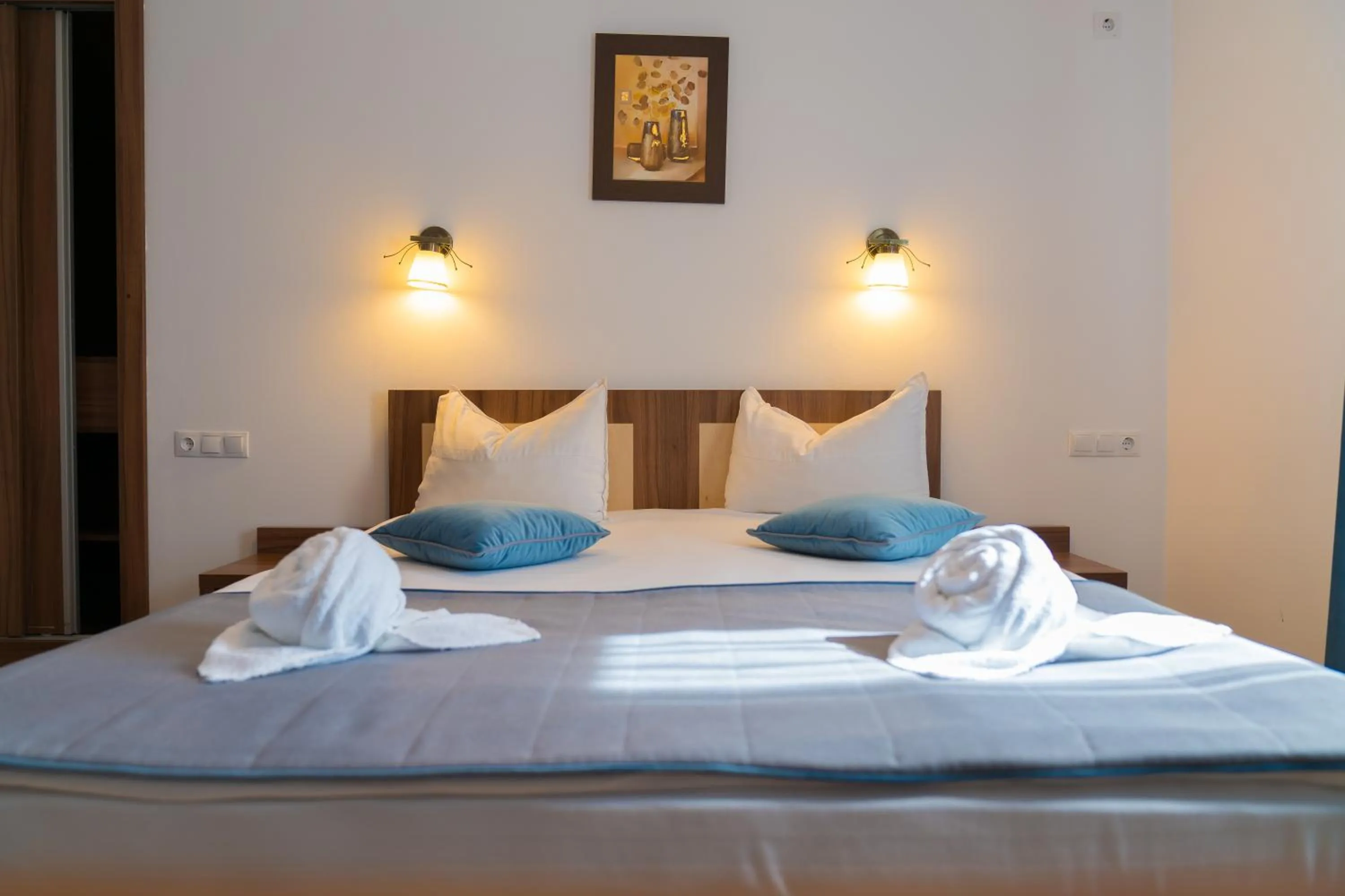 Bed in Pensiunea Transilvania