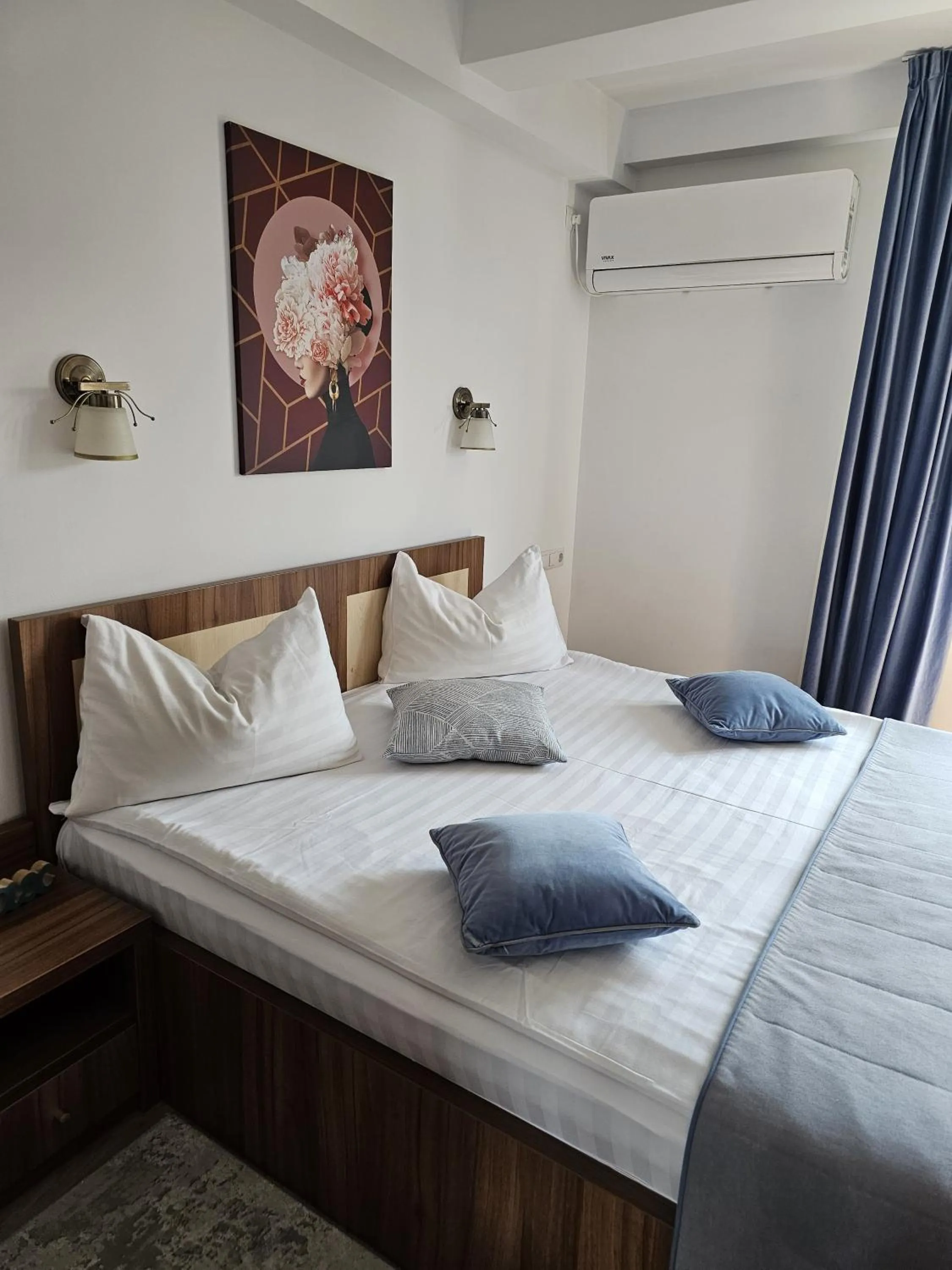 Bed in Pensiunea Transilvania