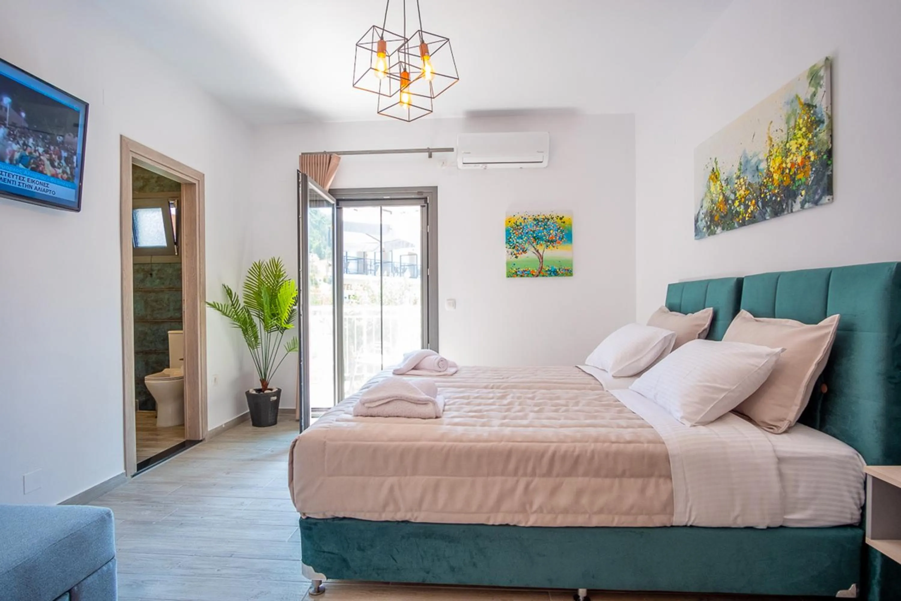 Bed in Serenity Luxe Suites