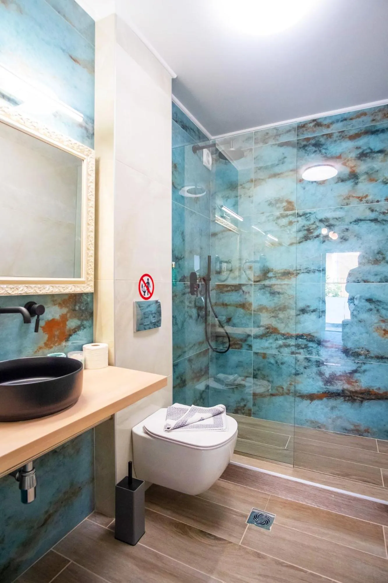 Serenity Luxe Suites