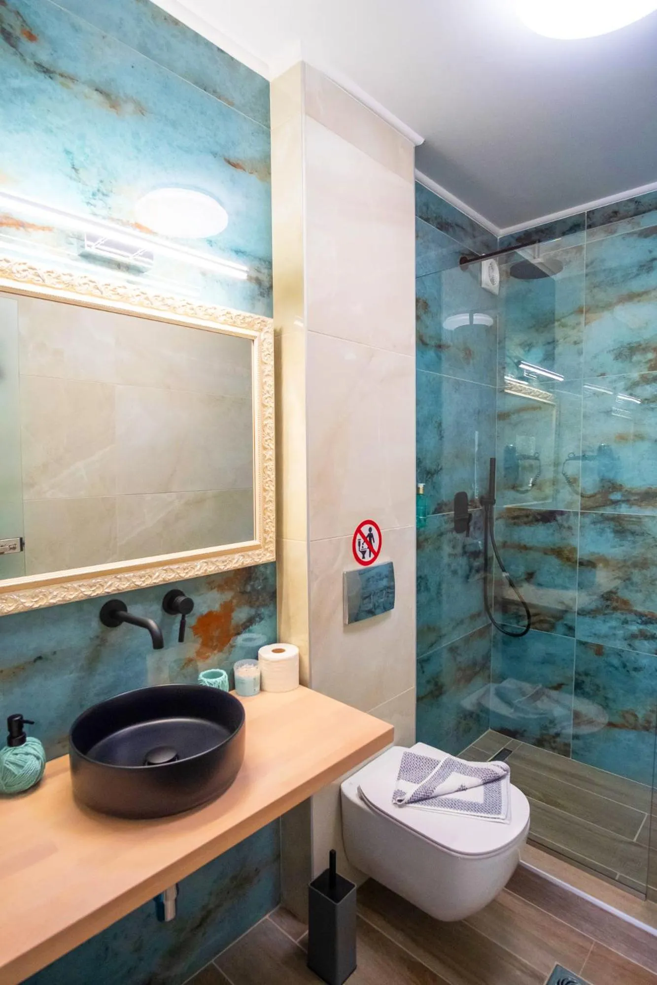 Serenity Luxe Suites