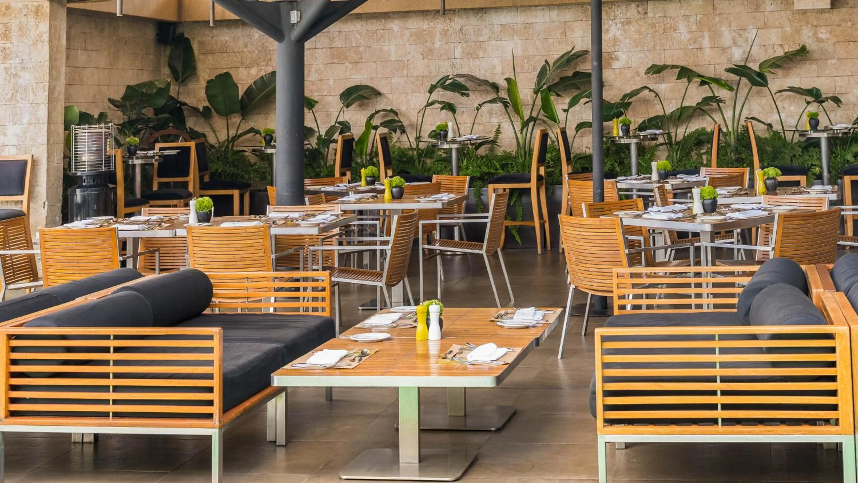 Restaurant/places to eat in Sankara Nairobi, Autograph Collection