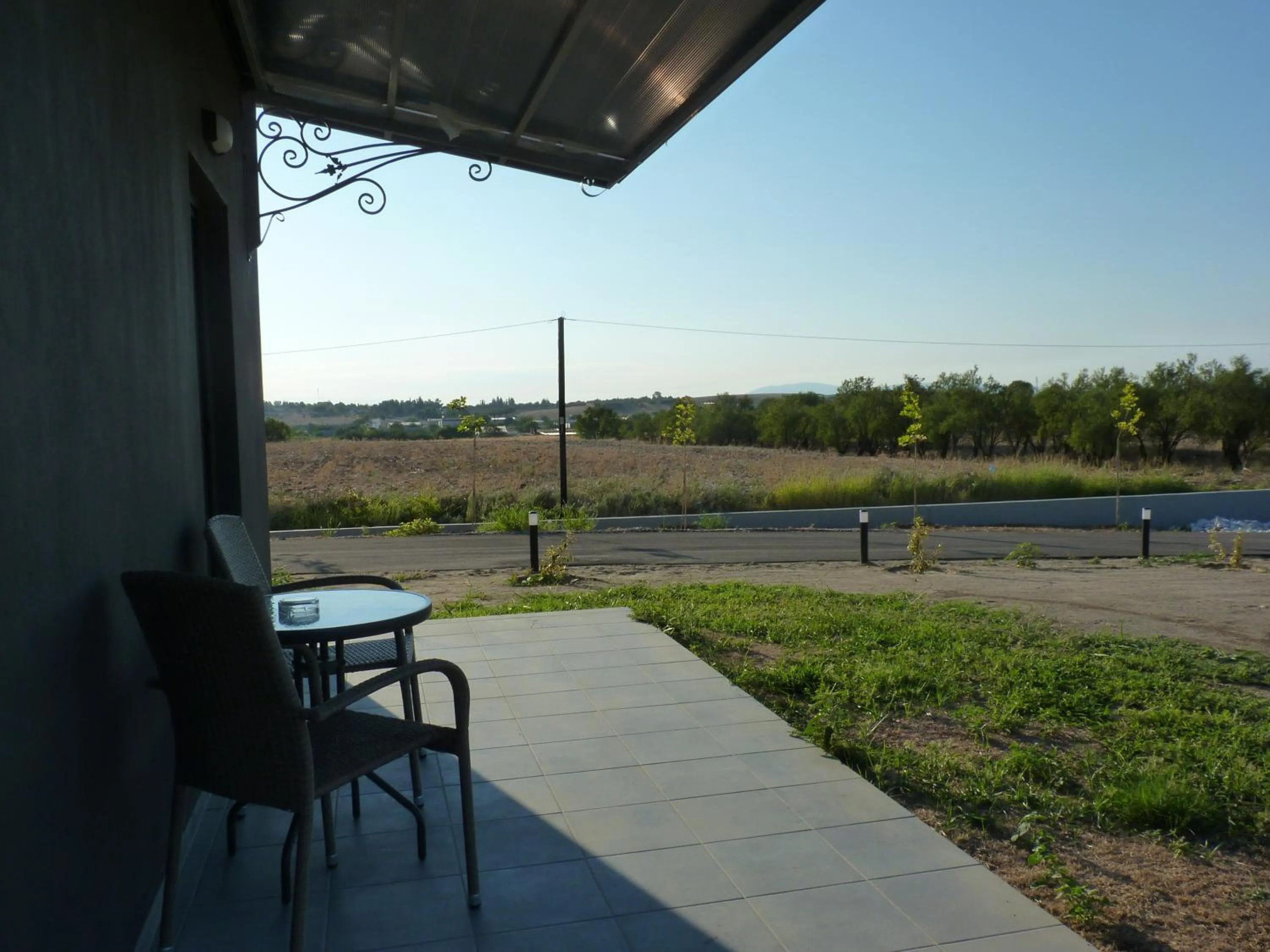 Comfort Suites & Rooms