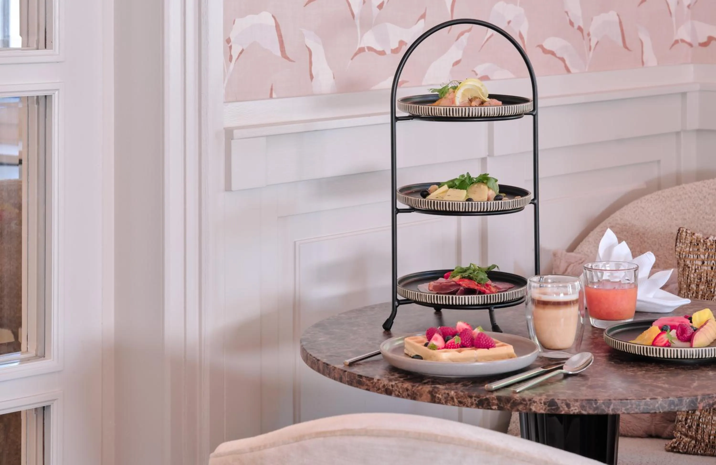 Buffet breakfast in Hotel Alden Splügenschloss Zürich - Leonardo Limited Edition