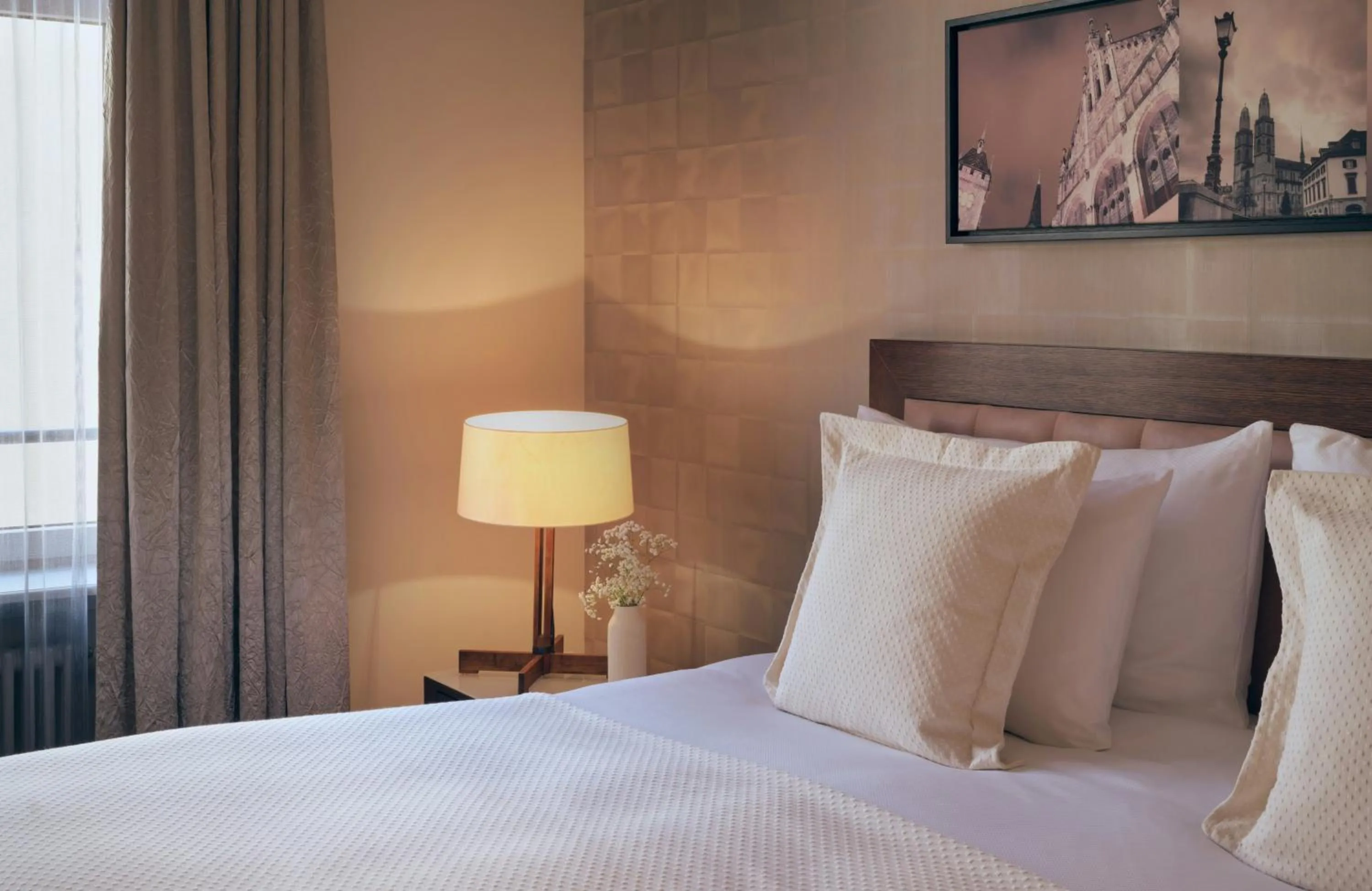 Photo of the whole room, Bed in Hotel Alden Splügenschloss Zürich - Leonardo Limited Edition