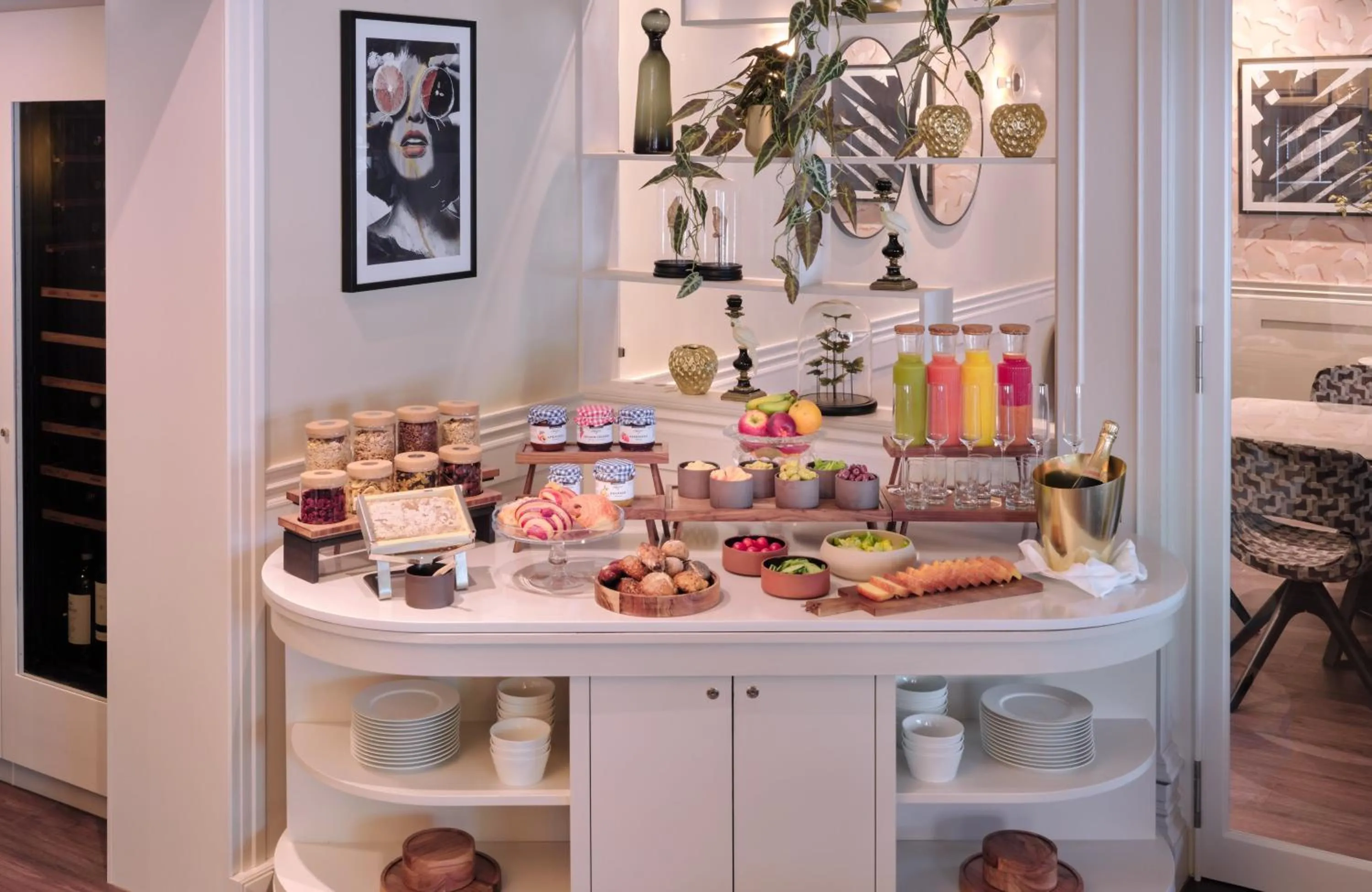 Buffet breakfast in Hotel Alden Splügenschloss Zürich - Leonardo Limited Edition