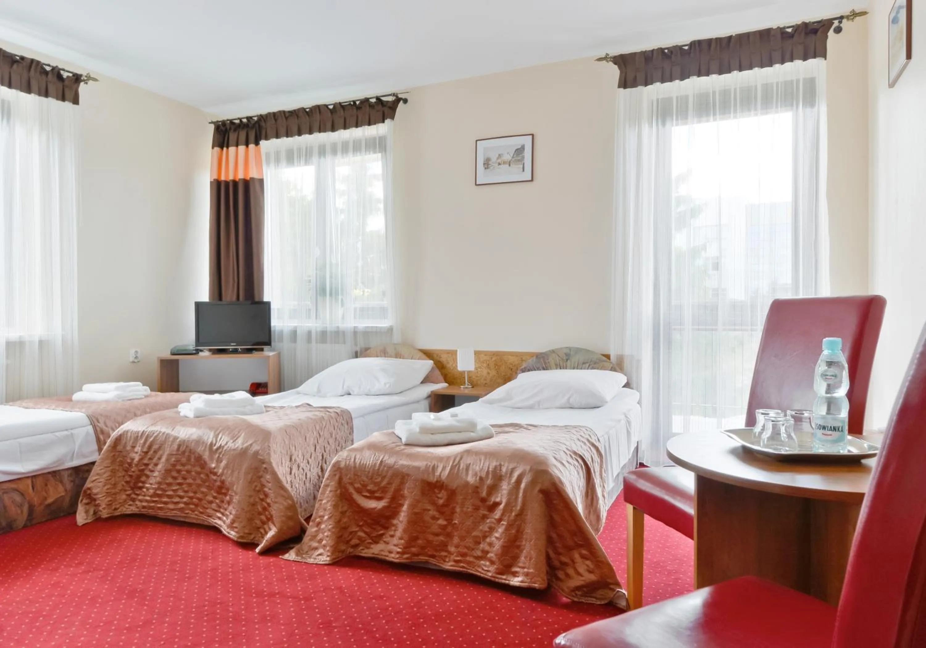 Shower, Bed in Harmonia